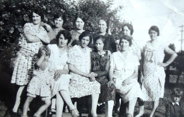 12 Greek women in McKenna, WA, circa 1930.jpg