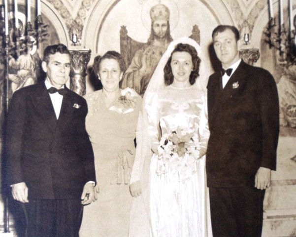 5 Gus and Athena wedding, (l-r) Diamandis and Evdokia Stratis, Athena, Gus, nov 24, 1945.jpg