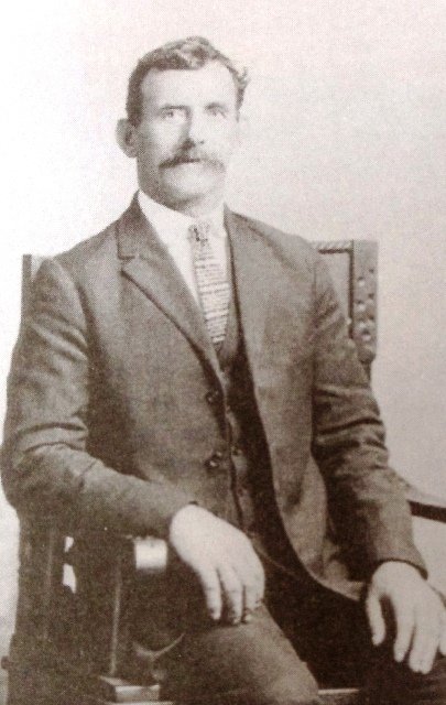 5 Grandfather Michael Ianoulis Falangus, early 1900s.jpg