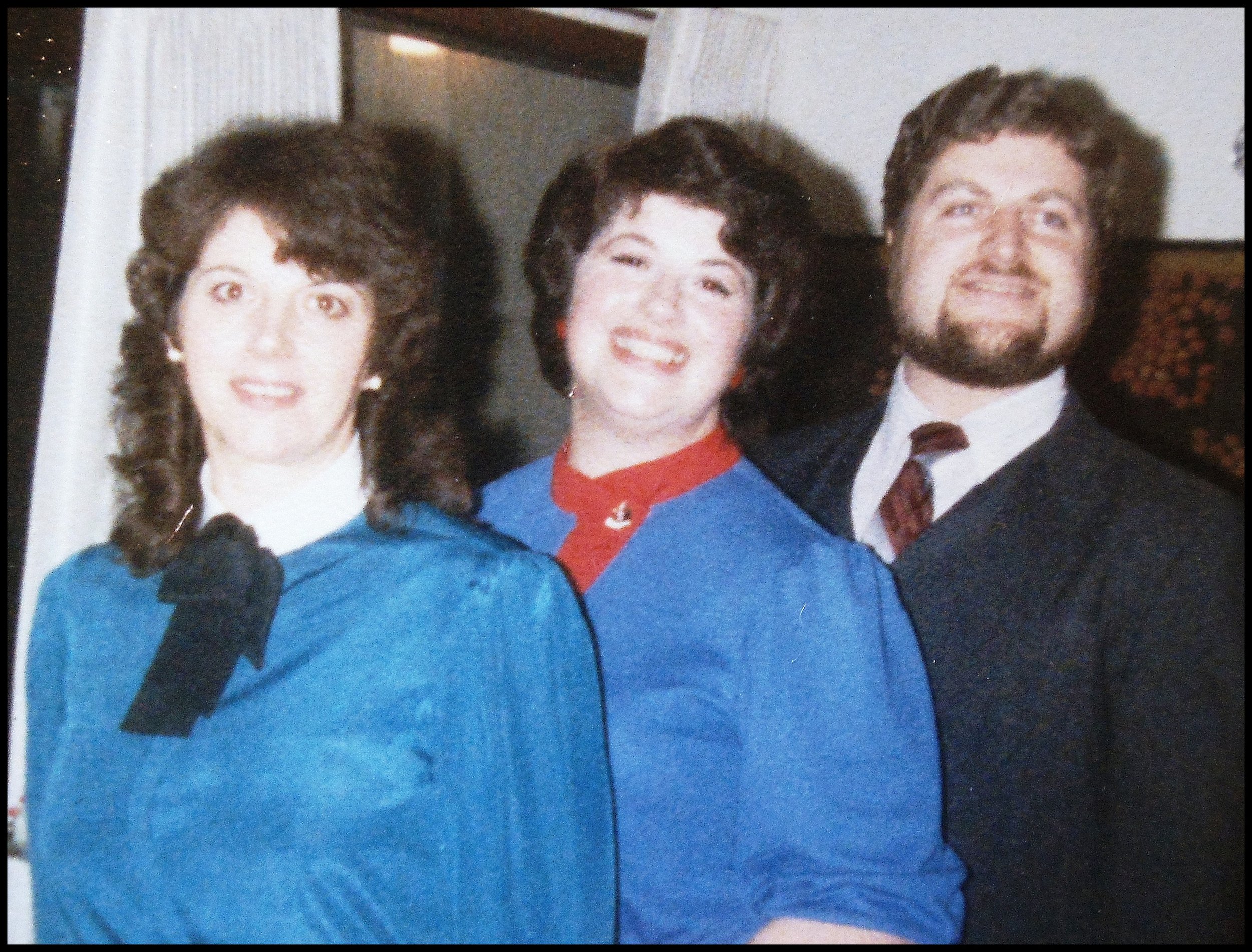 17 Anna, Peggy, Mike circa 1982.jpg