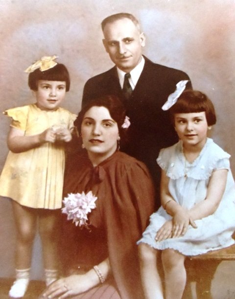 3 Denos family (l-r) Kiki, Diamando, Thrasivoulos, Thalia, circa 1940.jpg