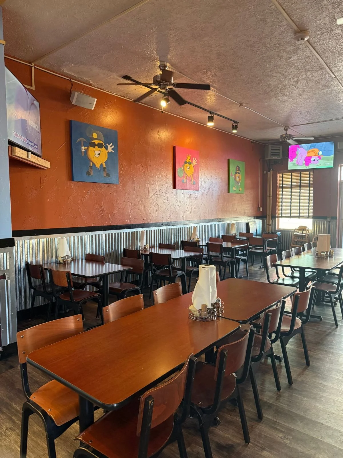 Seating area for Blind Onion Pizza and Silver Street Creamery in Elko, Nevada