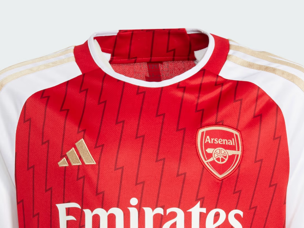 Arsenal-Home-Kit-2023-24-Gold-Details4.png