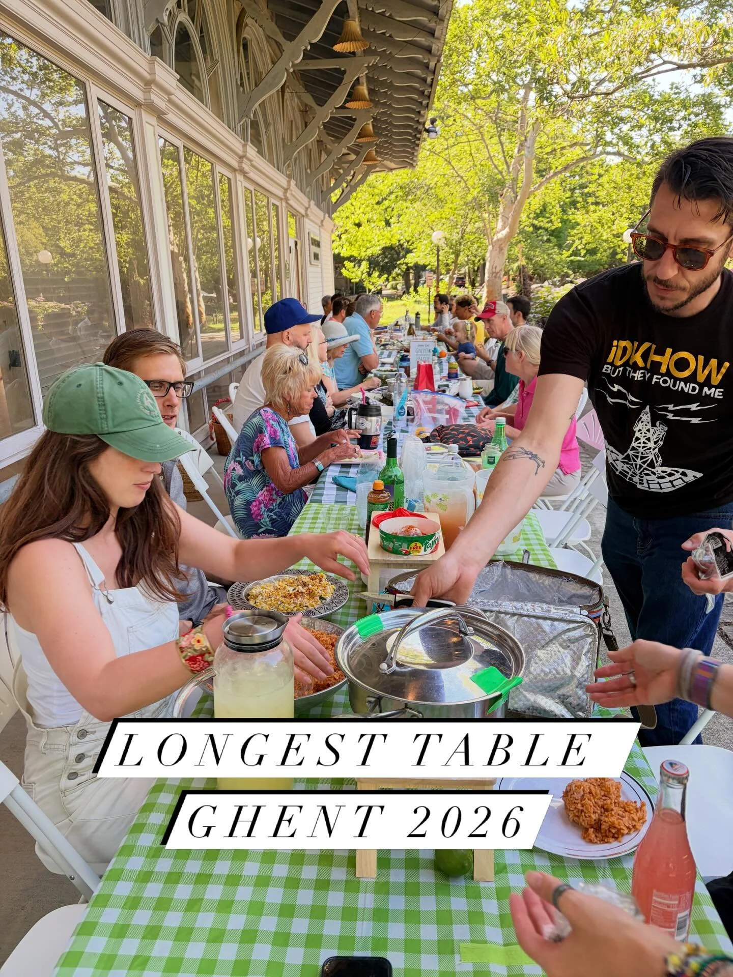 Wonderful evening with our Ghent Neighbors @fredheuttegarden . Be sure to join us next year 💚💚💚#ghentneighborhoodleague #ghentnorfolk #norfolkevents #longesttable