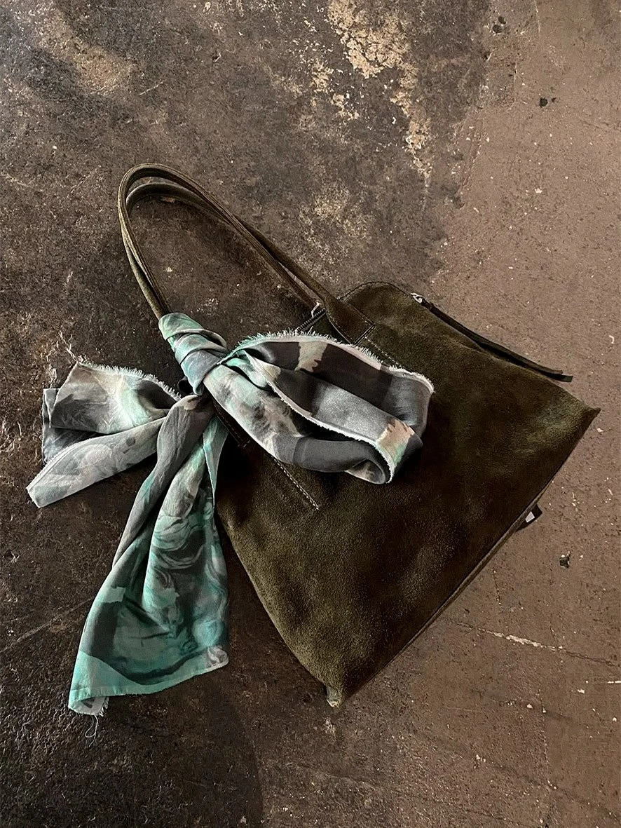 Archive_Poets Thieves silk scarf with Tagliovivo Bauletto Bag_Eastern Market_IMG_0685 copy.jpg