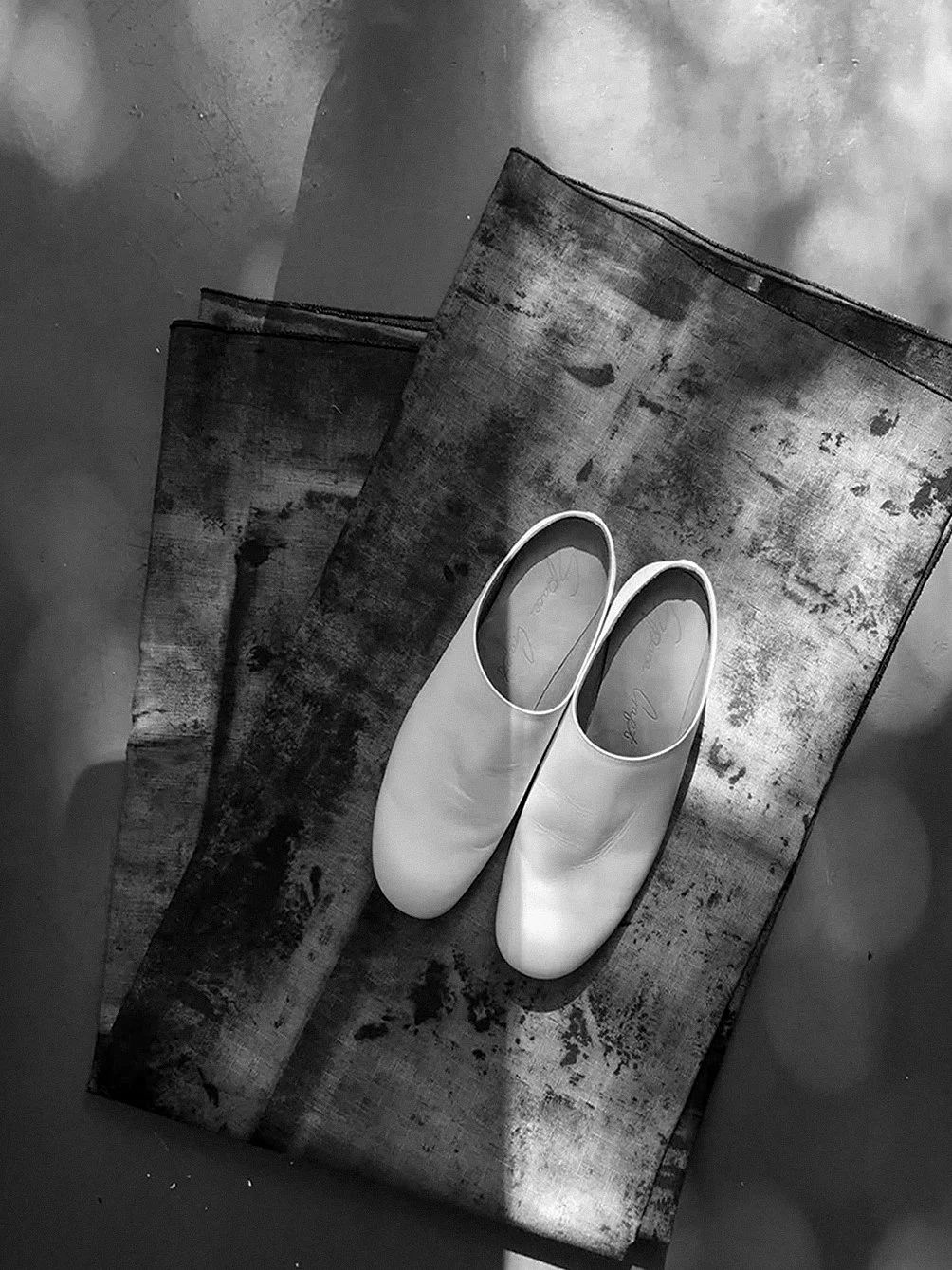 Archive_Poets Thieves linen throw_ESS_IMG_0711 copy.jpg