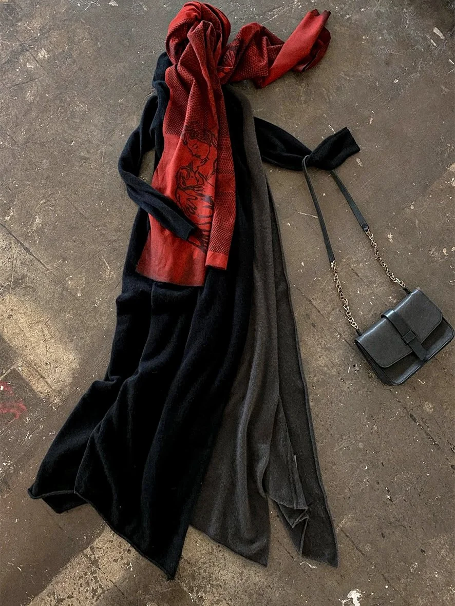 Archive_Poets Thieves wool scarf with Frenckenberger cardigan and Esde TacetI Wertig bag_Eastern Market_MG_0689 copy.jpg