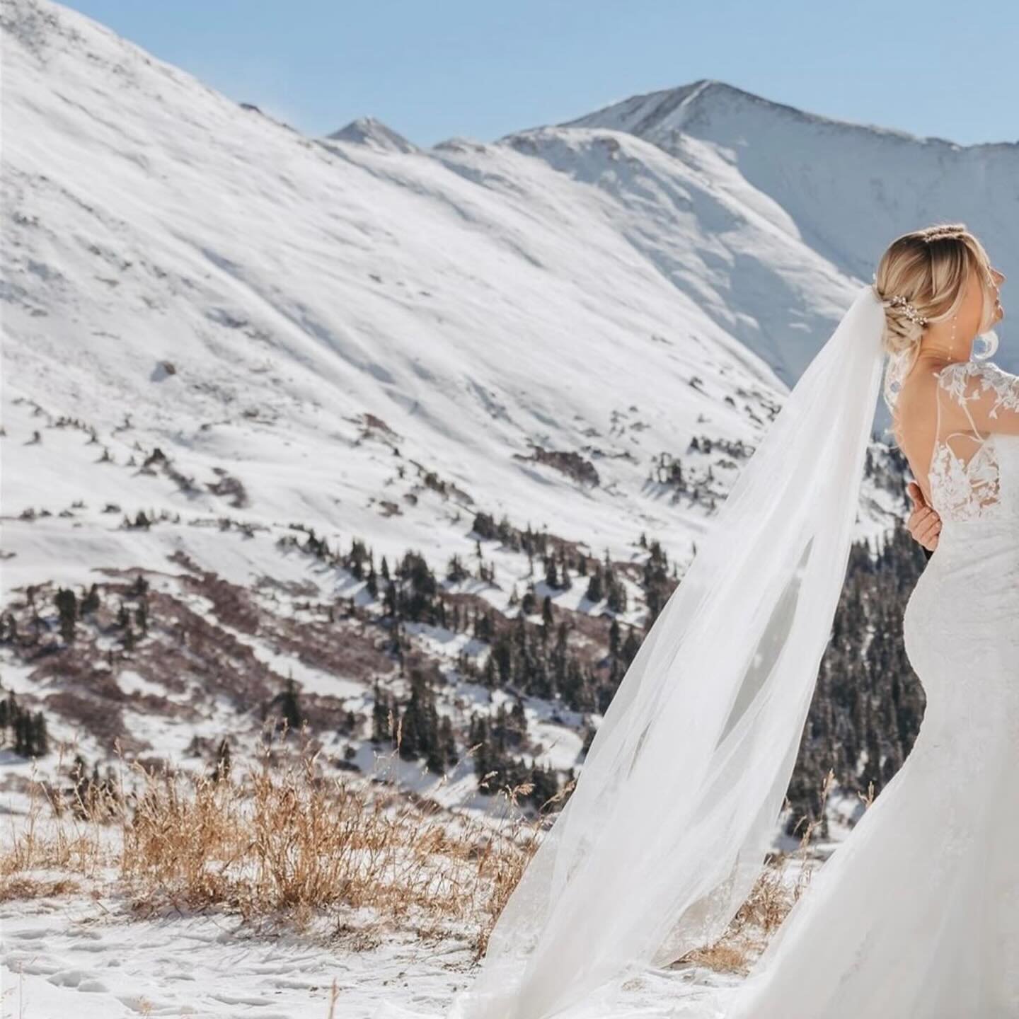 When your dreams of a Winter Elopement come to life more beautifully and perfectly than you ever imagined&hellip;. 

Photographer: @aliciadeliaphoto 
Planning/ Coordination: @weddingsbyjay_ 
Makeup and Hair: @dippedinbeauty_m 
Florals: @emmaleafloral