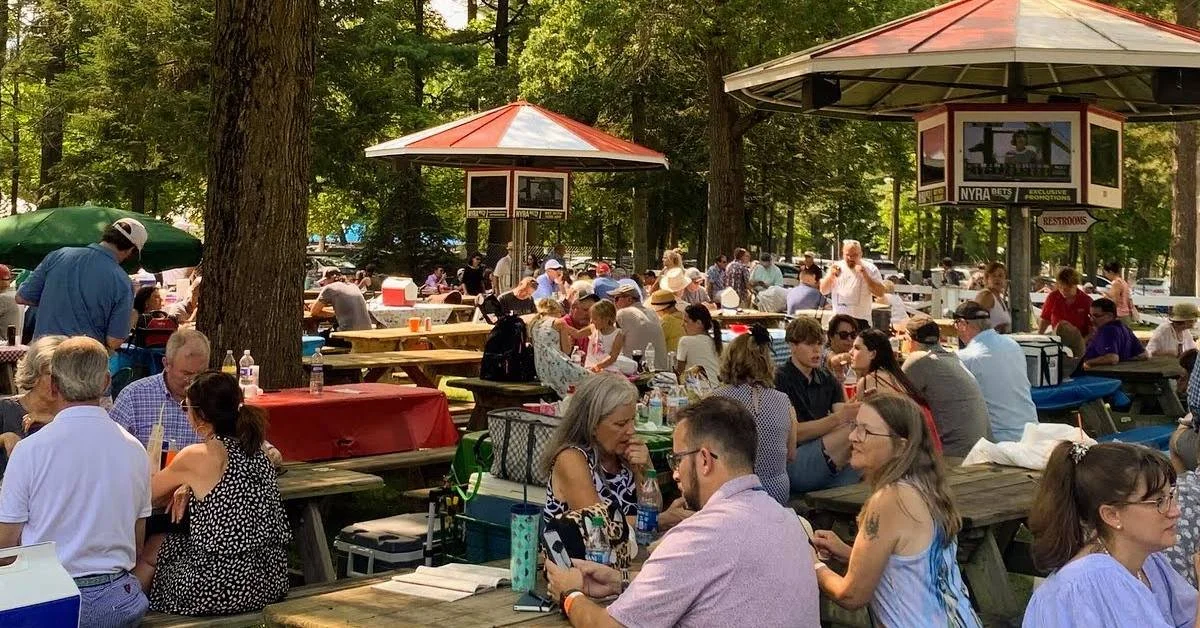 saratoga-race-course-picnic-area.jpg