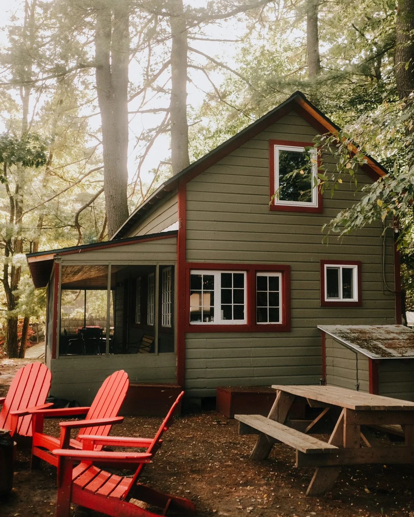 It&rsquo;s summertime in the Adirondacks. Which cabin (or tent) would you choose? 

📍The Adirondacks

____________
Adirondack getaway | cabin on the water | Upstate NY | cabin | getaway | vacation rental | family vacation | couples getaway | cozy ca