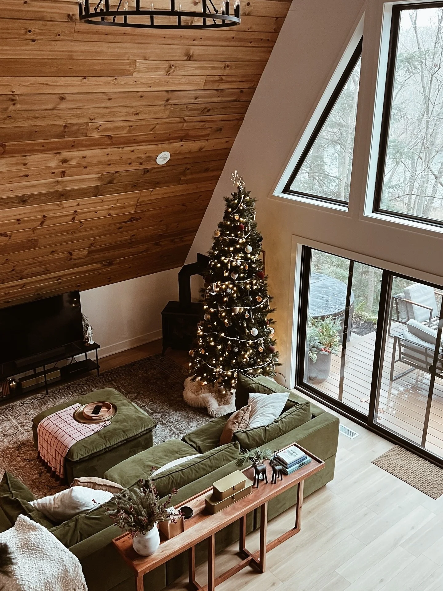 Christmas has arrived at the cabin! 🫶🎄❤️ 
&bull;
&bull;
#aframe #aframedaily #aframecabin #modernaframe #aframehouse #aframeliving #aframehome #aframefever #cabinlife #cabinlove #cabinliving #moderncabin #cabinsofinstagram #airbnbhomes #puremichiga
