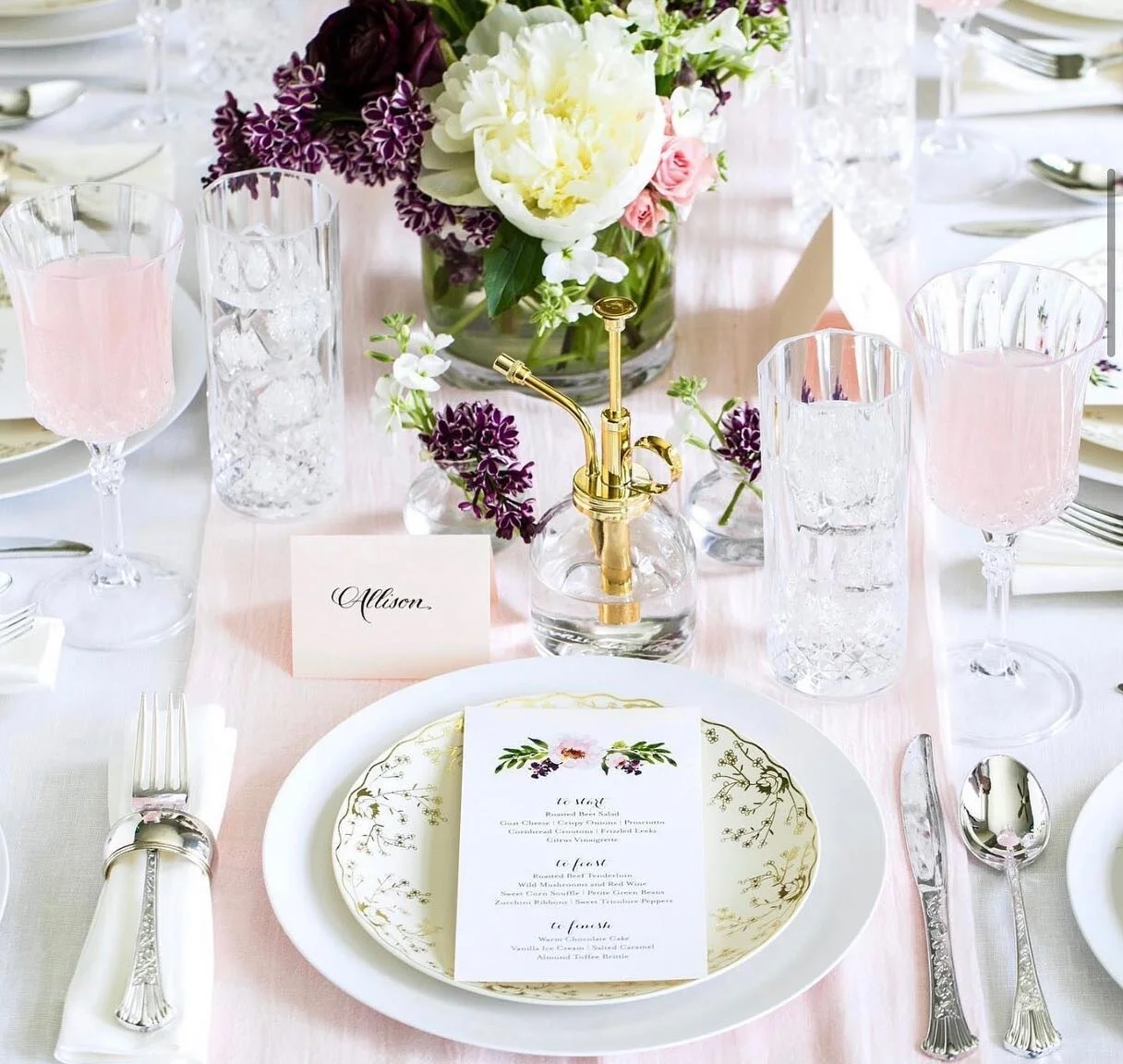 Countdown to Easter! Who has their tablescape ready?  These settings from @tableanddine are giving us all the Spring feels 🌸 oh, and that touch of plum!? Incredible. 

📷: @tableanddine 

#eastertablescape #springiscoming #traditionalhome #southernl