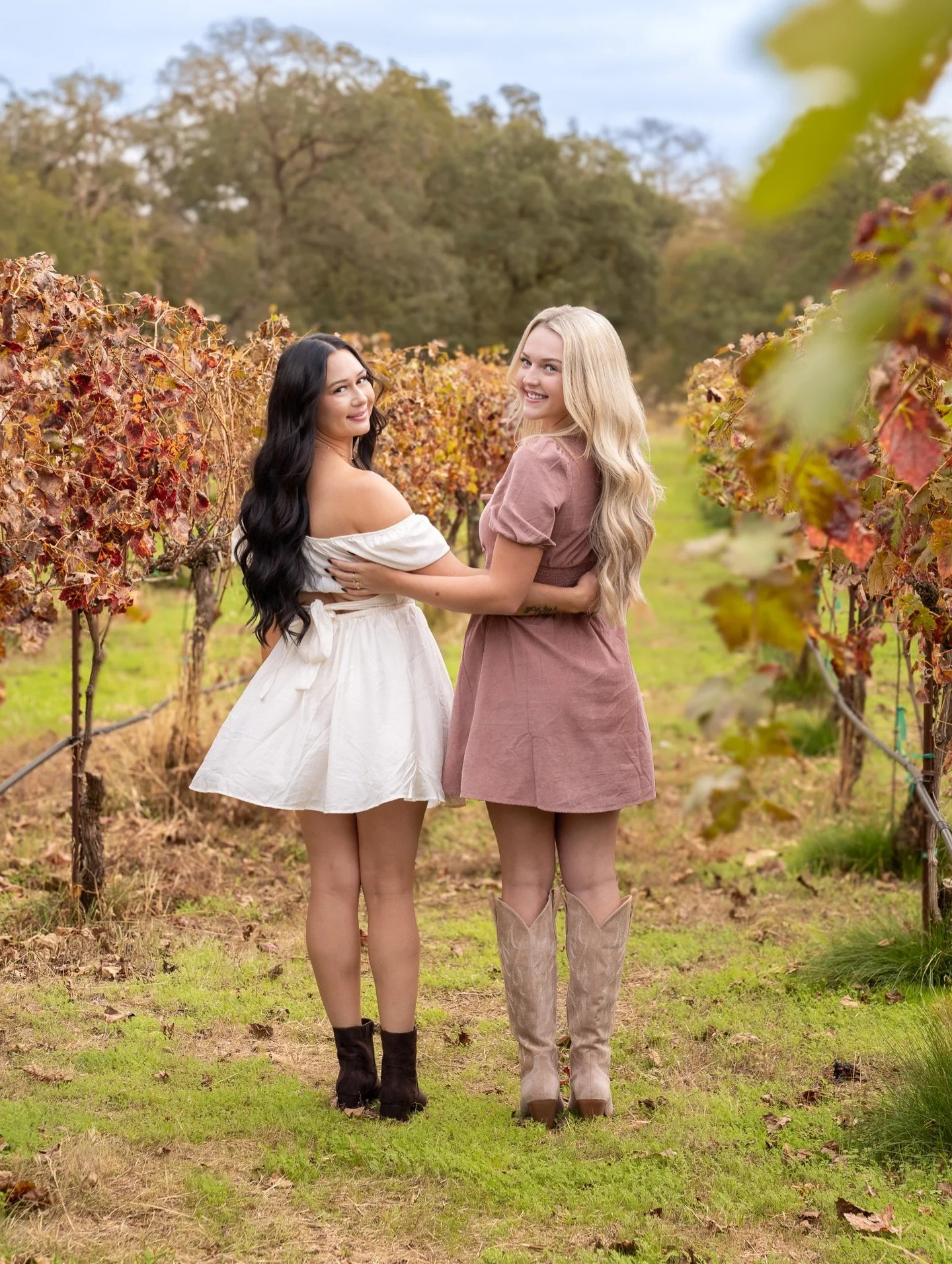 ✨ MODEL CALL &mdash; We&rsquo;re Looking For YOU! ✨

We&rsquo;re opening up a limited number of spots for hair models and we are SO excited to glam you up!
If you&rsquo;ve been wanting a fresh color, a dimensional refresh, a blowout glow-up, or to ex