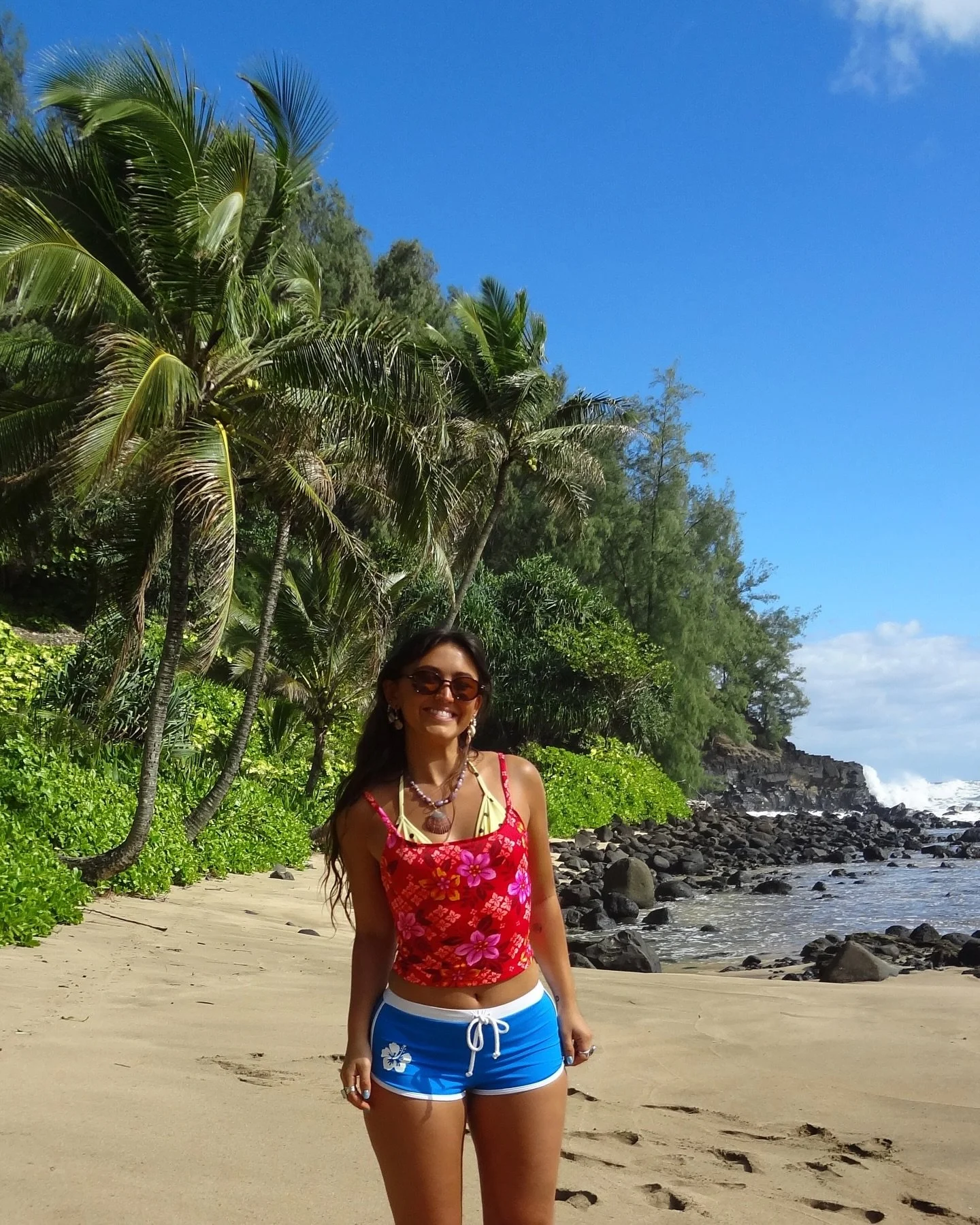 got to kick off our time back on kauai sharing it with Cole&rsquo;s parents!! a jam packed few days full of hikes, climbing down trees to get to the best beaches, na pali boat rides with an insane amount of dolphins and whales, and loooots of mango ?