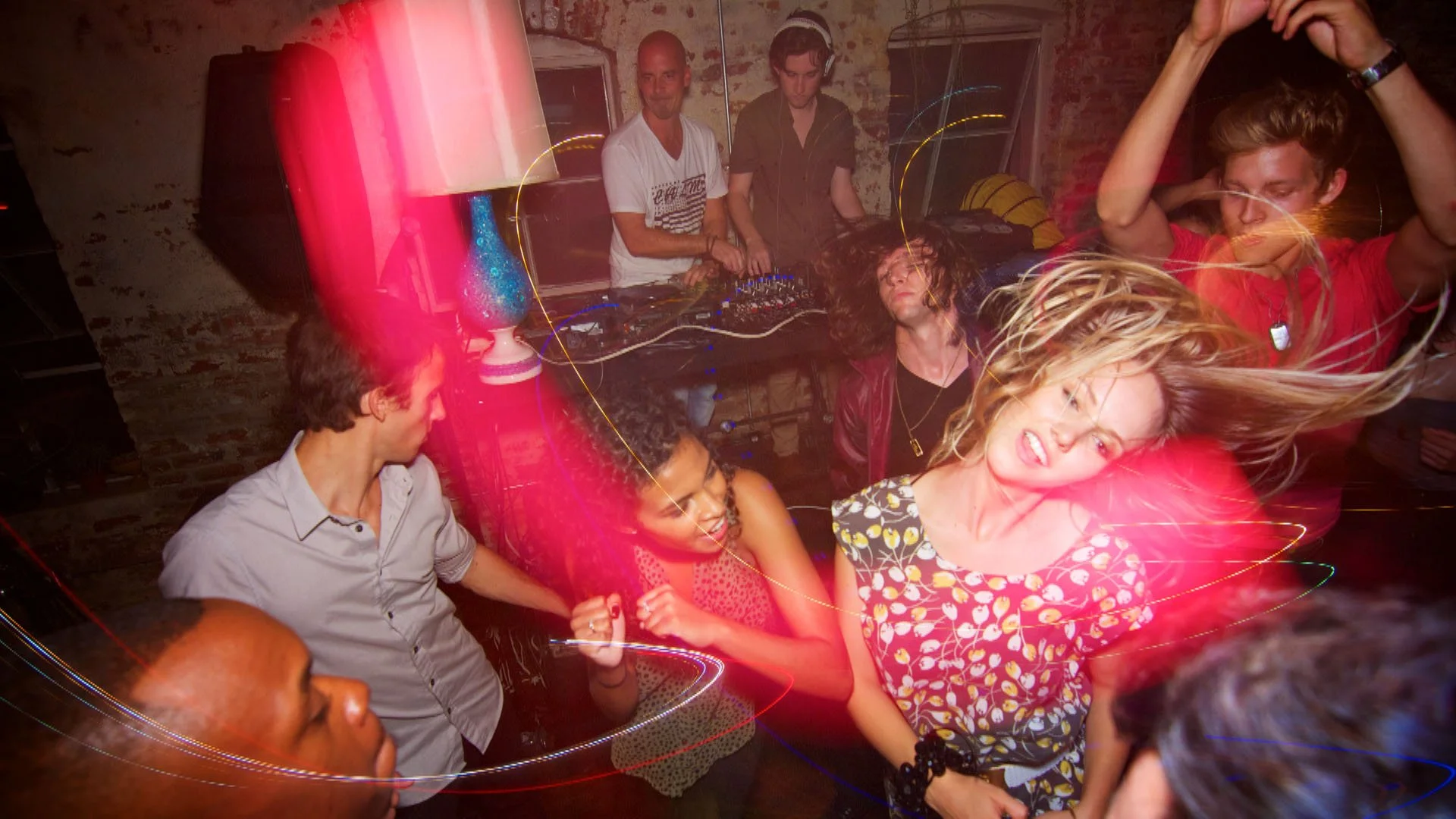 DC2_PARTYPIX_THM.jpg