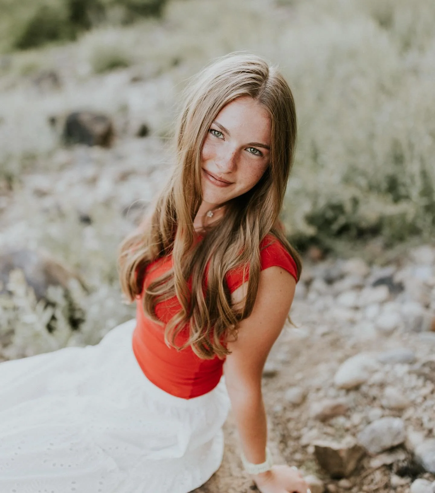 Helen // Class of 2026 ✨
&bull;
@_hkoyler_ 
&bull;
&bull;
&bull;

#seniorportraits #seniorphotographer #highschoolgrad #cdacharter #panthers #graduating #seniorphotographer #idahophotographer #washingtonphotographer #seniorgirl #corbinpark #portraitp