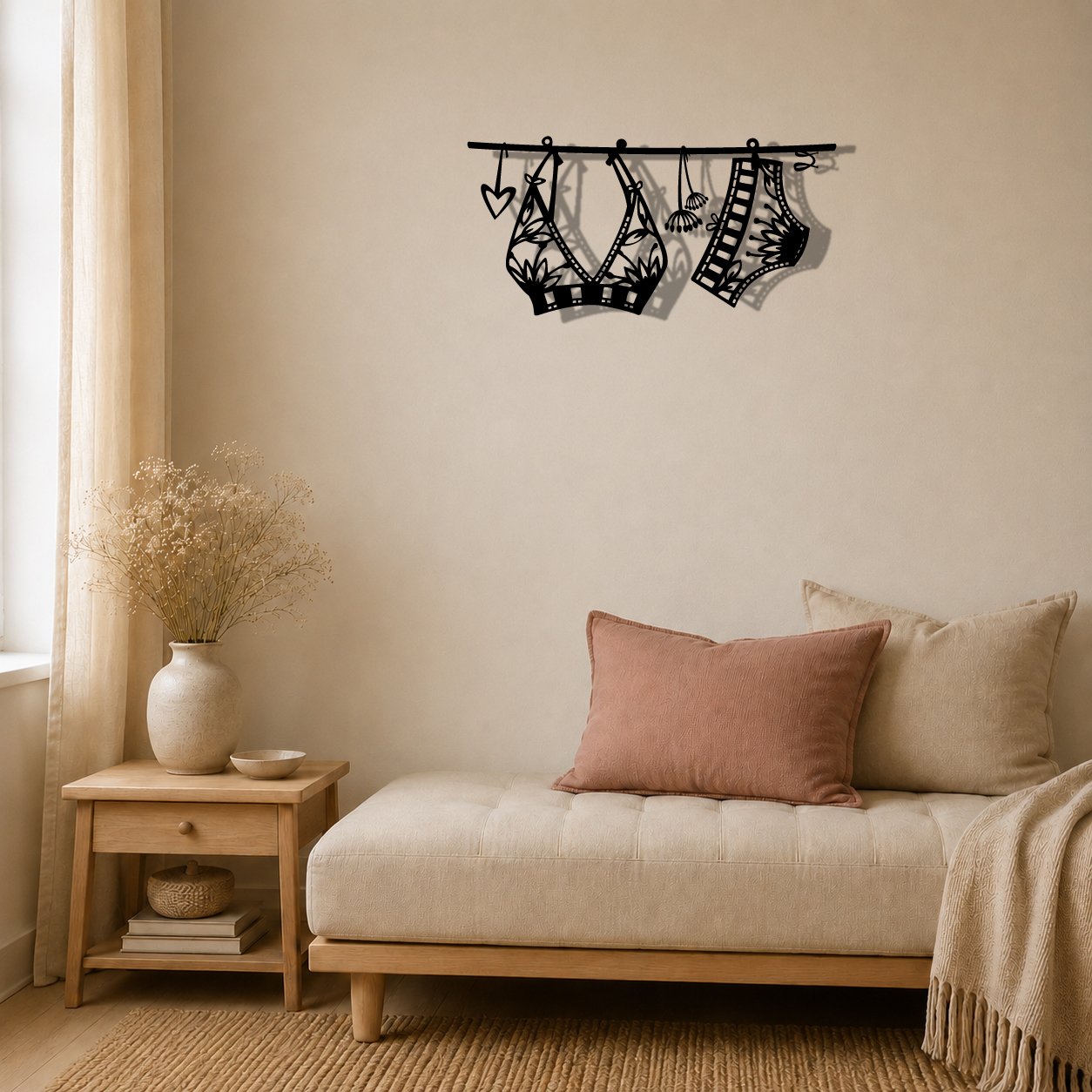 Lingerie fleurie – Décoration murale en MDF noir