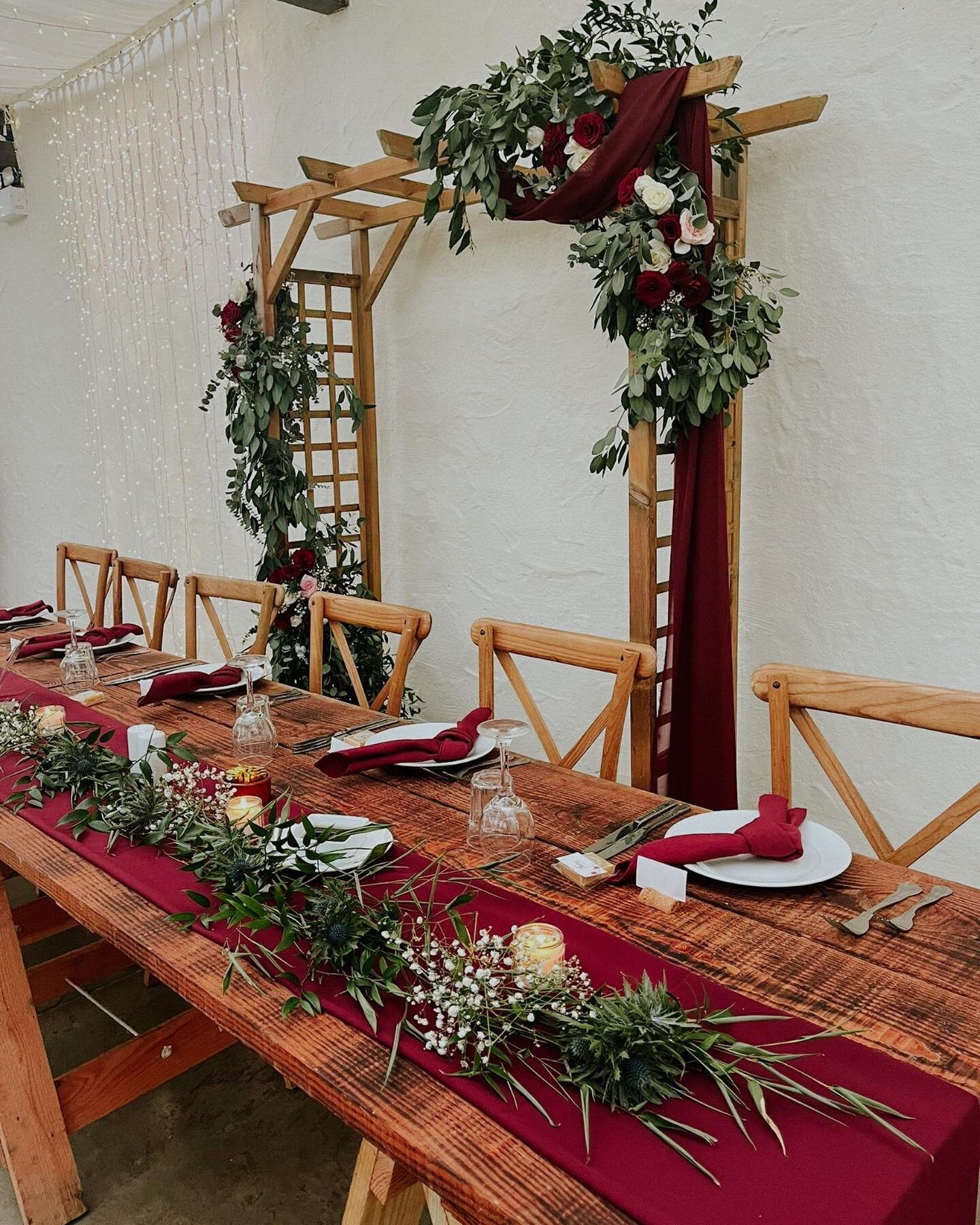 What a way to kick off our March weddings! ❤️

Louise &amp; Aidan had an absolutely stunning colour palette which complimented the barn beautifully. Along with lots of personal touches, from photos to skis as the guest book! 🎿

Louise&rsquo;s mum an