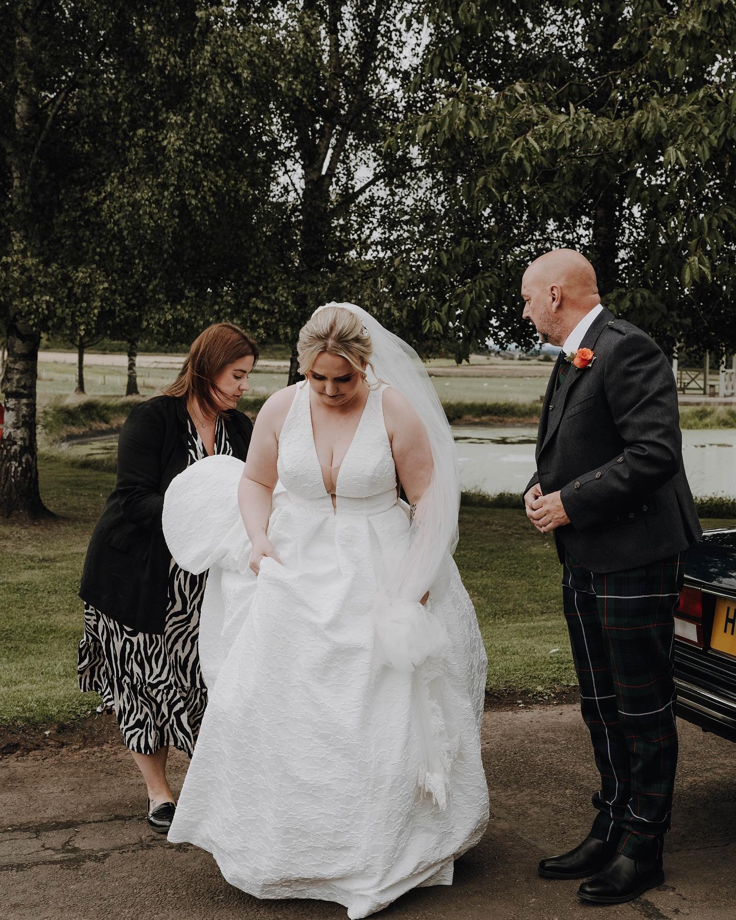Our wedding team are always on hand, from your first show around up until after your wedding 🫶 

We love these photos of our Wedding Manager, Kayleigh from Zoe&rsquo;s wedding last summer by @delandjjweddings 🤍