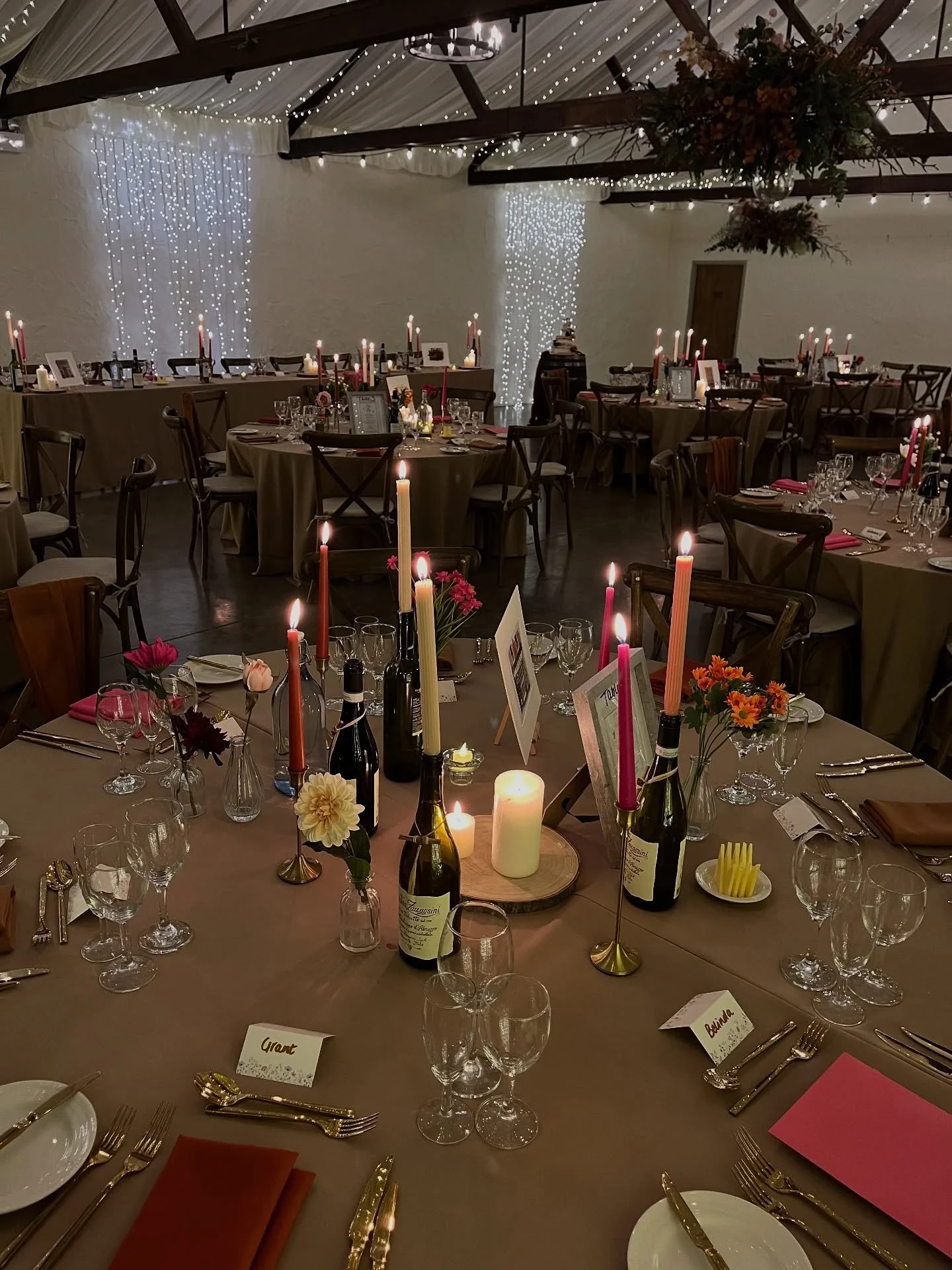 Hope &amp; Tom 🧡💖

The barn was glowing with candlelight, fairy lights and autumn warmth &ndash; with the prettiest little pops of pink. 

A day filled with laughter, love, good vibes&hellip; and of course, plenty of Guinness 🖤

The perfect celebr
