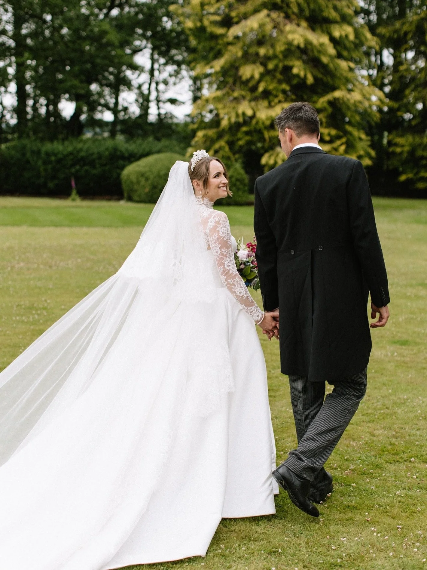 🌸 Calling all our lovely 2026 Bachilton couples! 🌸

We&rsquo;d love to hear all about your big day at Bachilton. Your feedback truly means the world to us.Pop over to the link in our bio to share your thoughts. 💕

Oh, and while you&rsquo;re there&