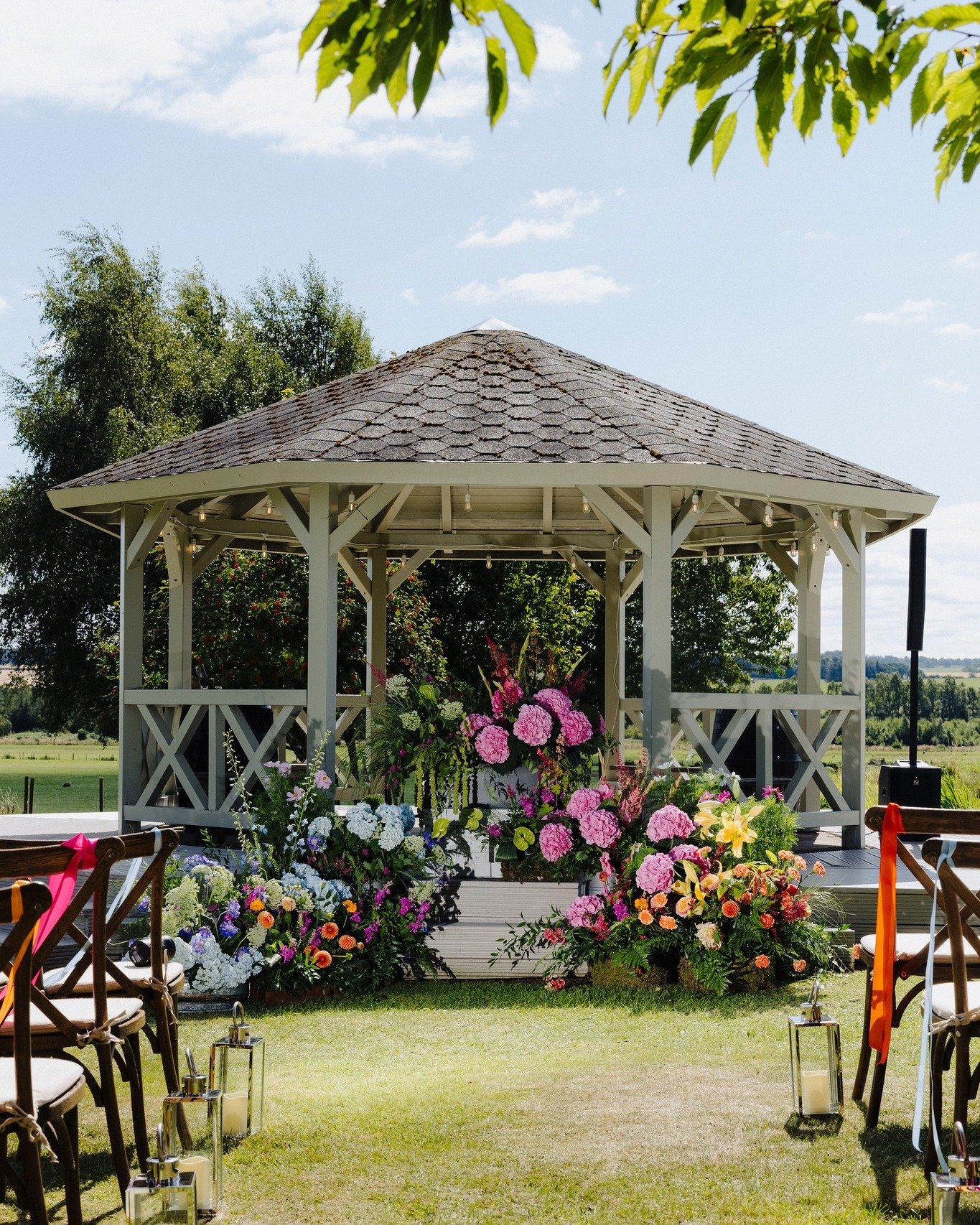 Summer Open Day | 5th July | 11-2pm

Thinking about a stunning rustic wedding or a gorgeous countryside event? Come see the barn in all its glory! We&rsquo;re opening our doors and we can't wait to welcome you.

Here is a sneak peek of what&rsquo;s w