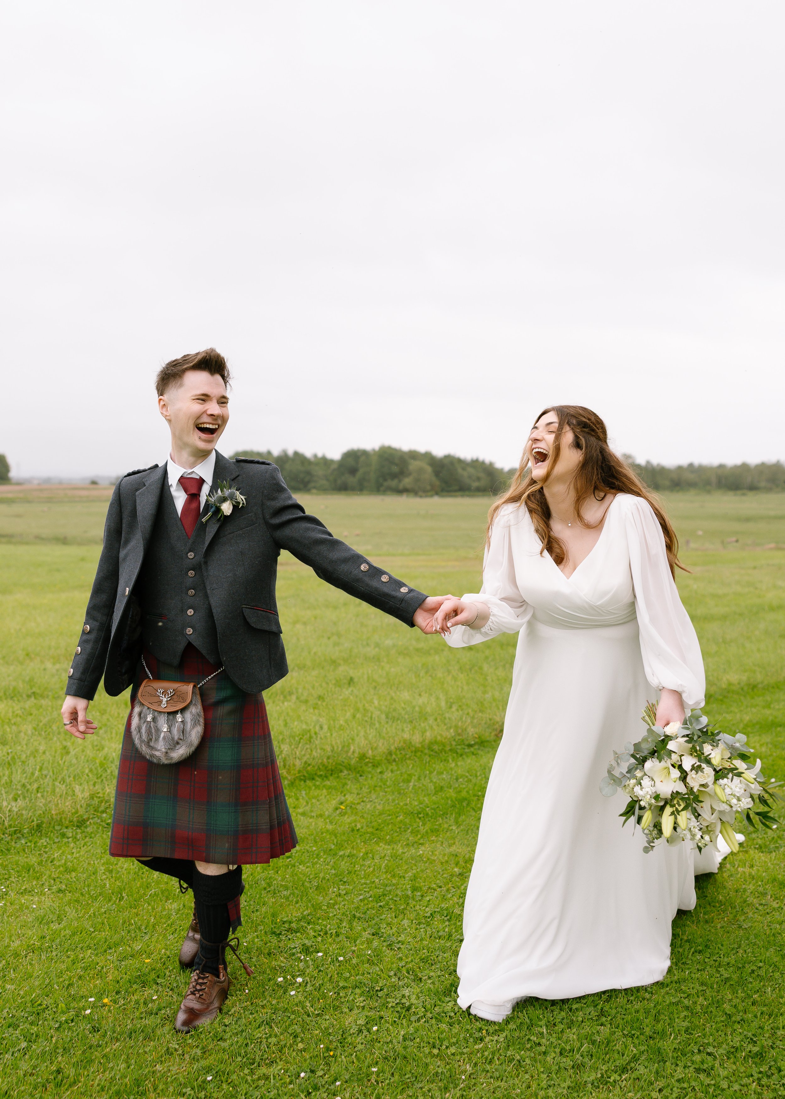 FOR LOVE AND THISTLE PHOTOGRAPHY - JO AND PAUL - BACHILTON BARN - PREVIEWS-16 - Jo Johnstone.jpg