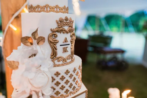 5 Reasons why you should NOT make your own wedding cake