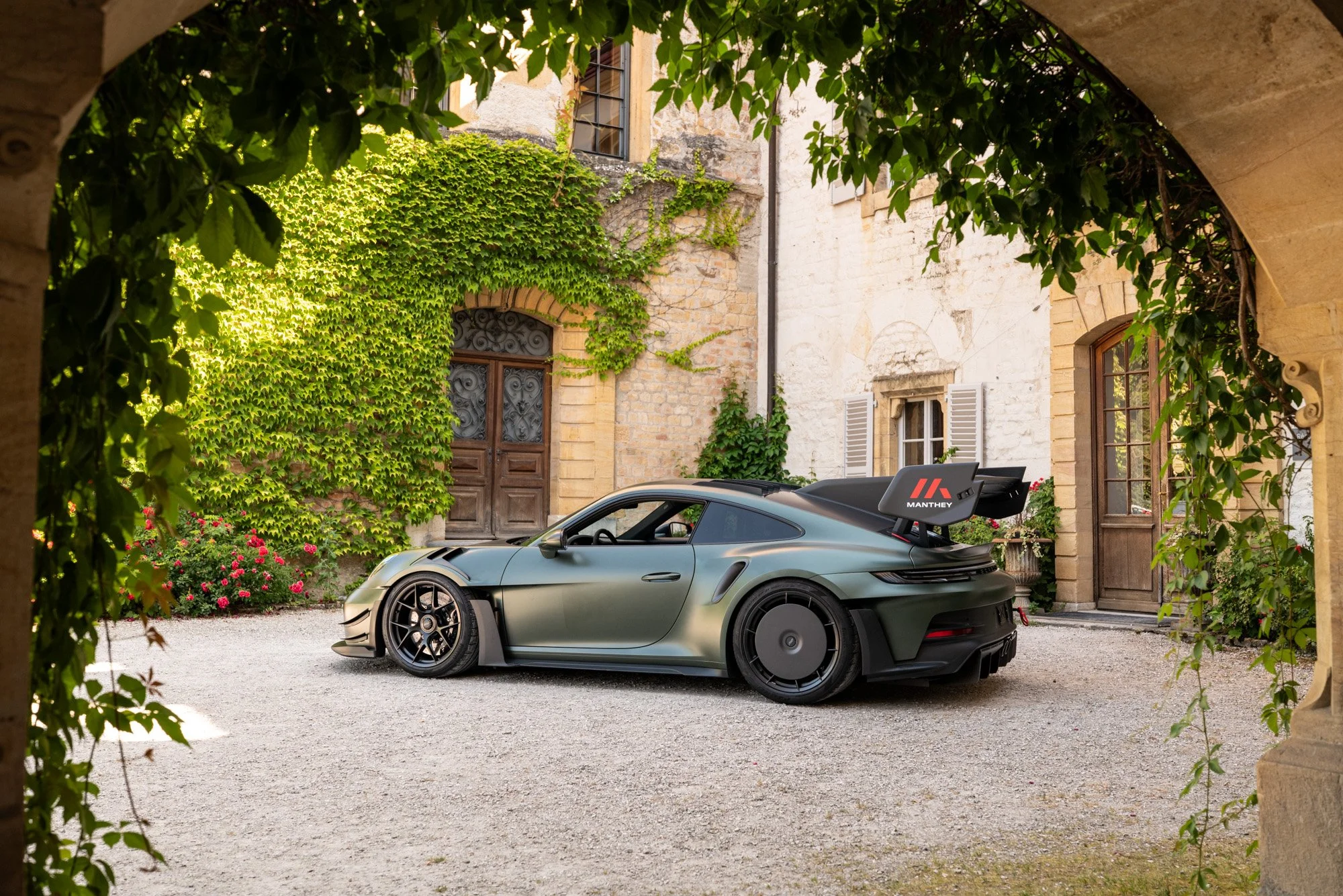 Roast-and-Roll-2-porsche-treffen-eichenbergerstudios-LQ-57.jpg