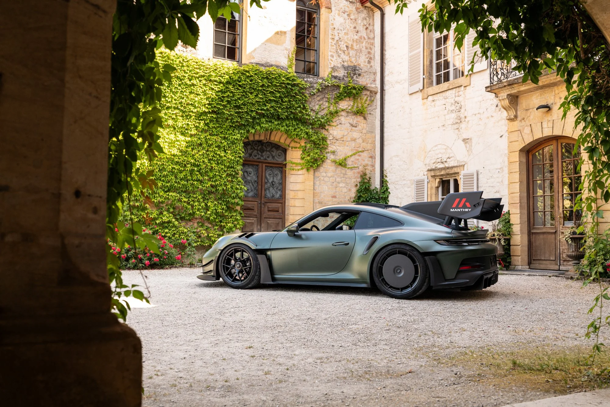 Roast-and-Roll-2-porsche-treffen-eichenbergerstudios-LQ-59.jpg