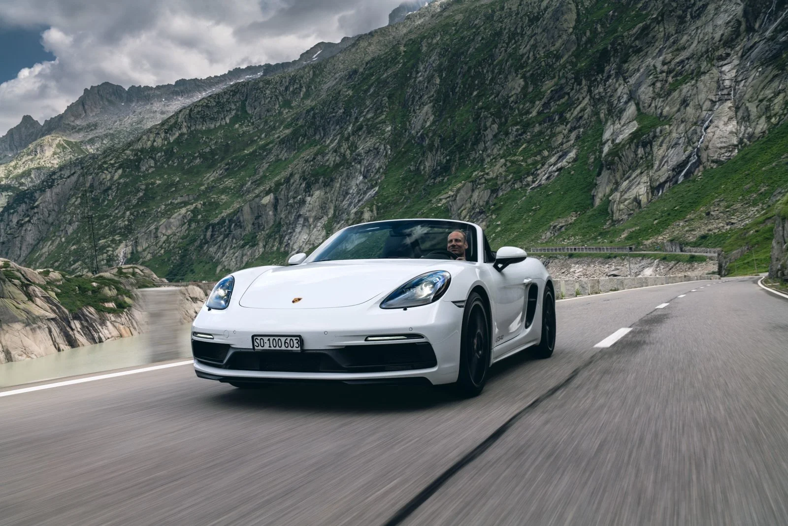 Autofotografie-porsche-718-gts-Eichenberger-Studios-LQ--34.jpg