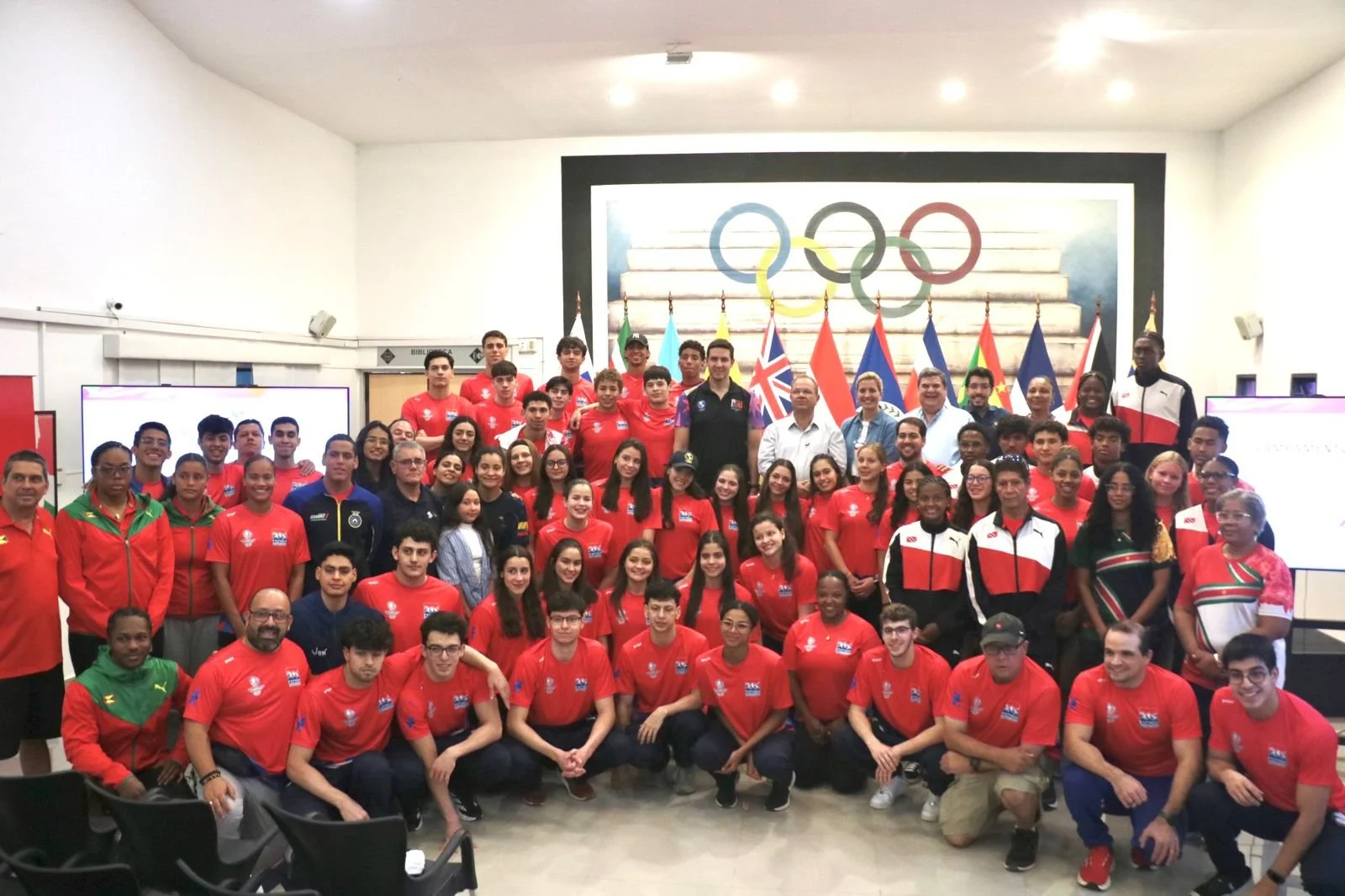 Inició el Campamento Internacional de Natación en el Parque Olímpico Paraguayo
