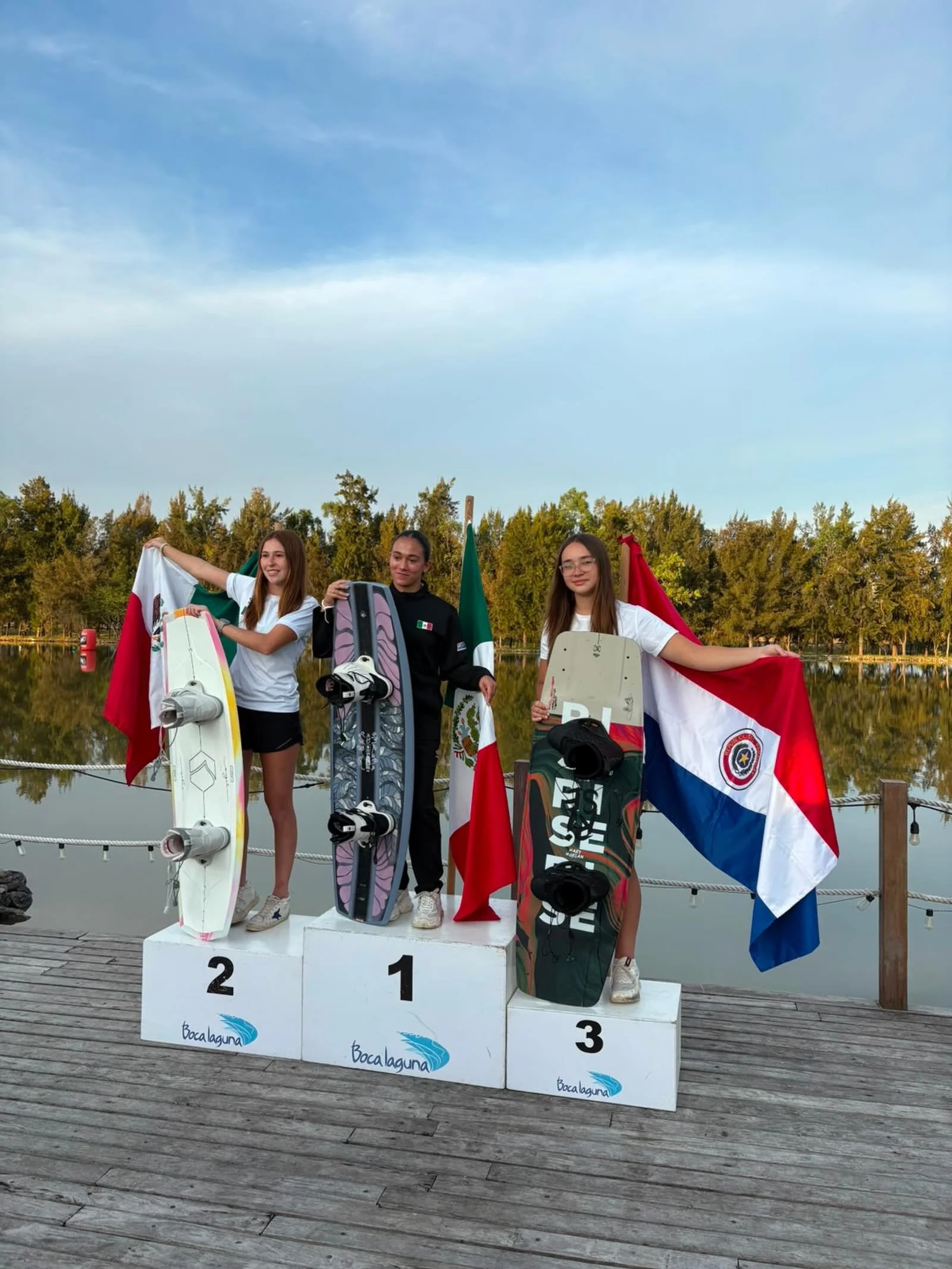 🚤🏄🏻&zwj;♀️&iexcl;Paraguay🇵🇾 Medalla de Bronce🥉en el Campeonato Latinoamericano de #Wakeboard Guadalajara, Mexico U18 Women🇲🇽2026!👏🏻

🏆 Podio:
🥇Natasha Landsmanas MEX (60.11)
🥈Luciana Salazar MEX (54.67)
🥉Victoria Manoiloff PAR (38.11)

