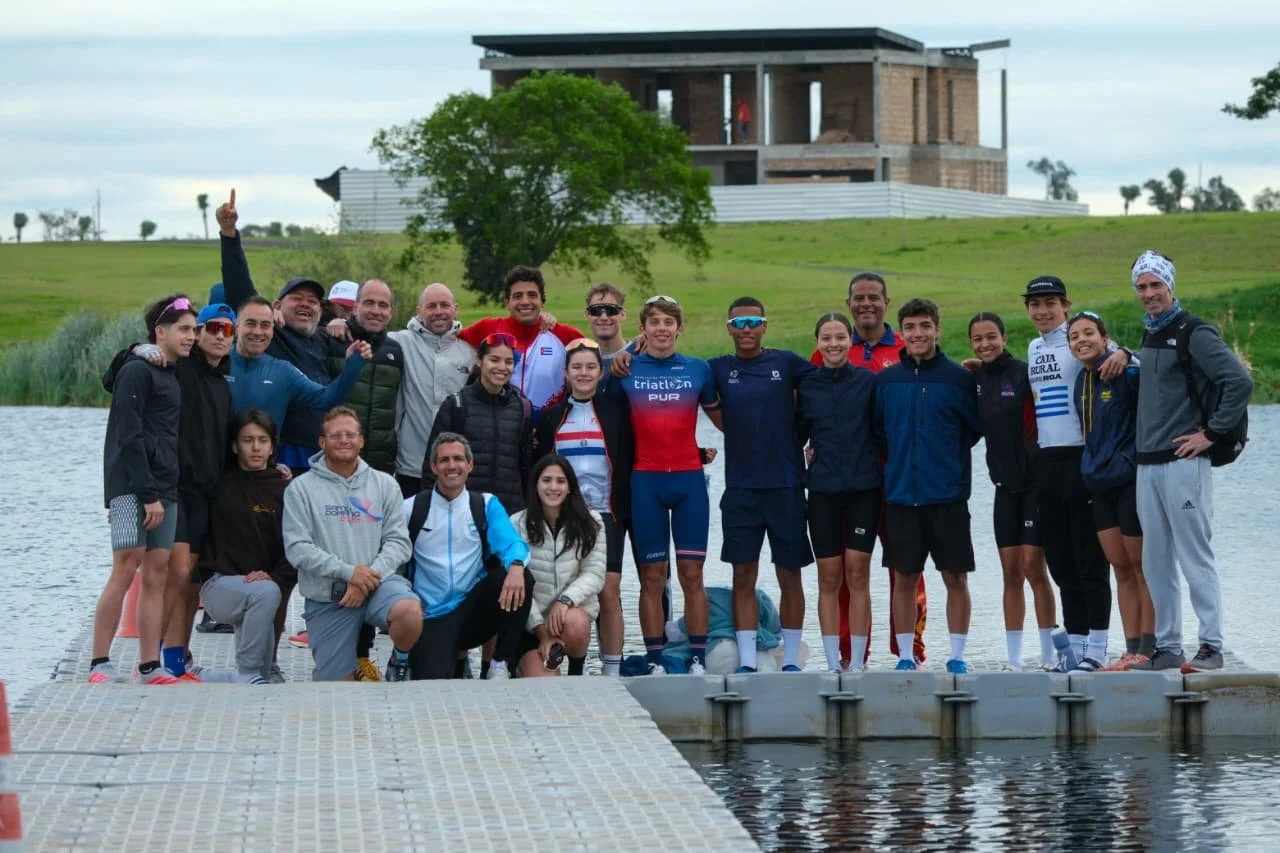 El Campamento Panamericano de Triatlón avanza con entrenamientos y formación en el Parque Olímpico.