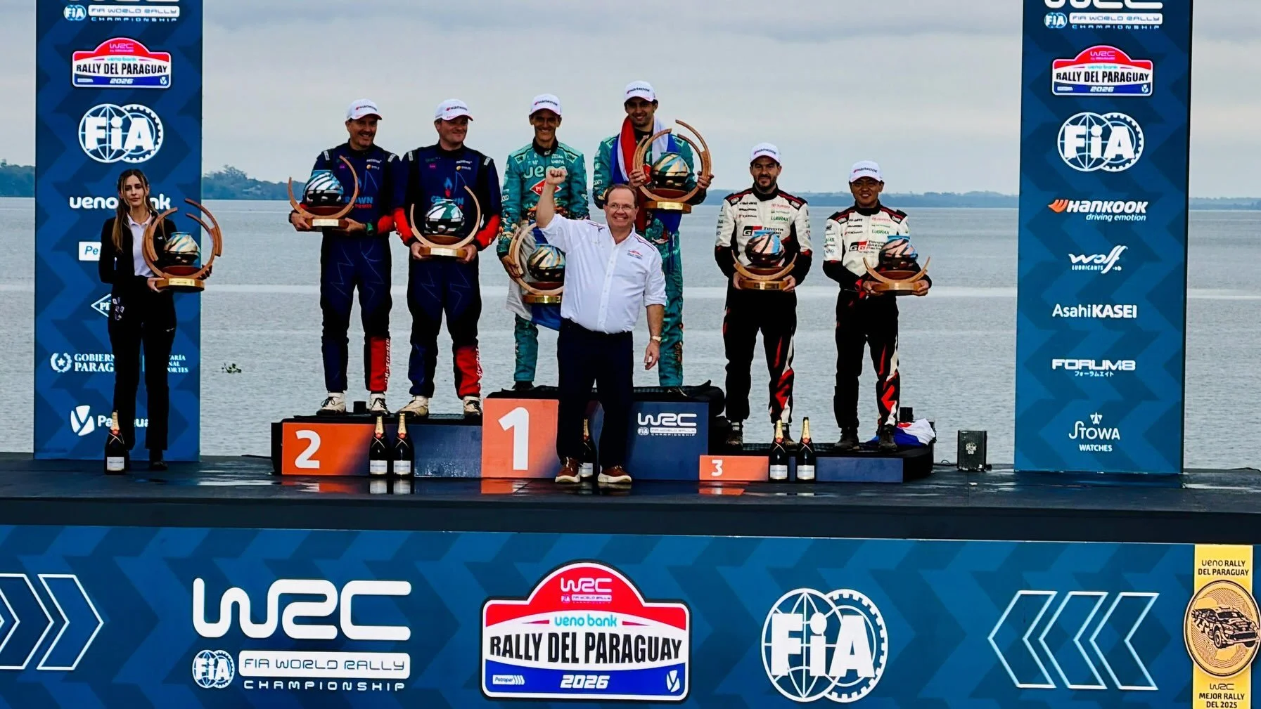 🇵🇾🤩 @officialrallyparaguay 🚗 | Postales 📸 del Podio del mejor Rally del Mundo: PARAGUAY 🇵🇾 2026, con presencia del presidente del COP y Miembro COI, @camiloperezlm. 

👊🏻 #ParaguayPuede 💪🏻