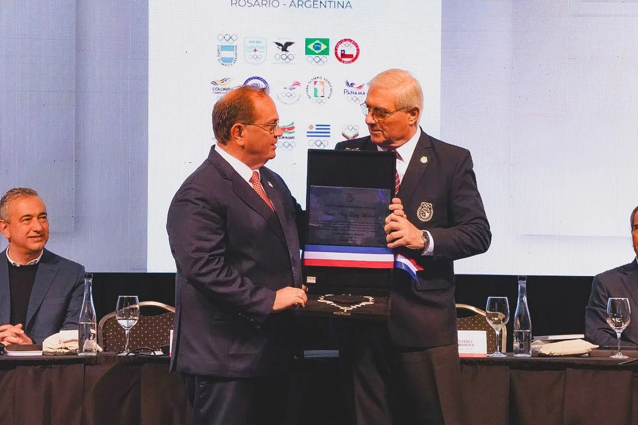 ODESUR distingue a Camilo Pérez por su legado al deporte suramericano.