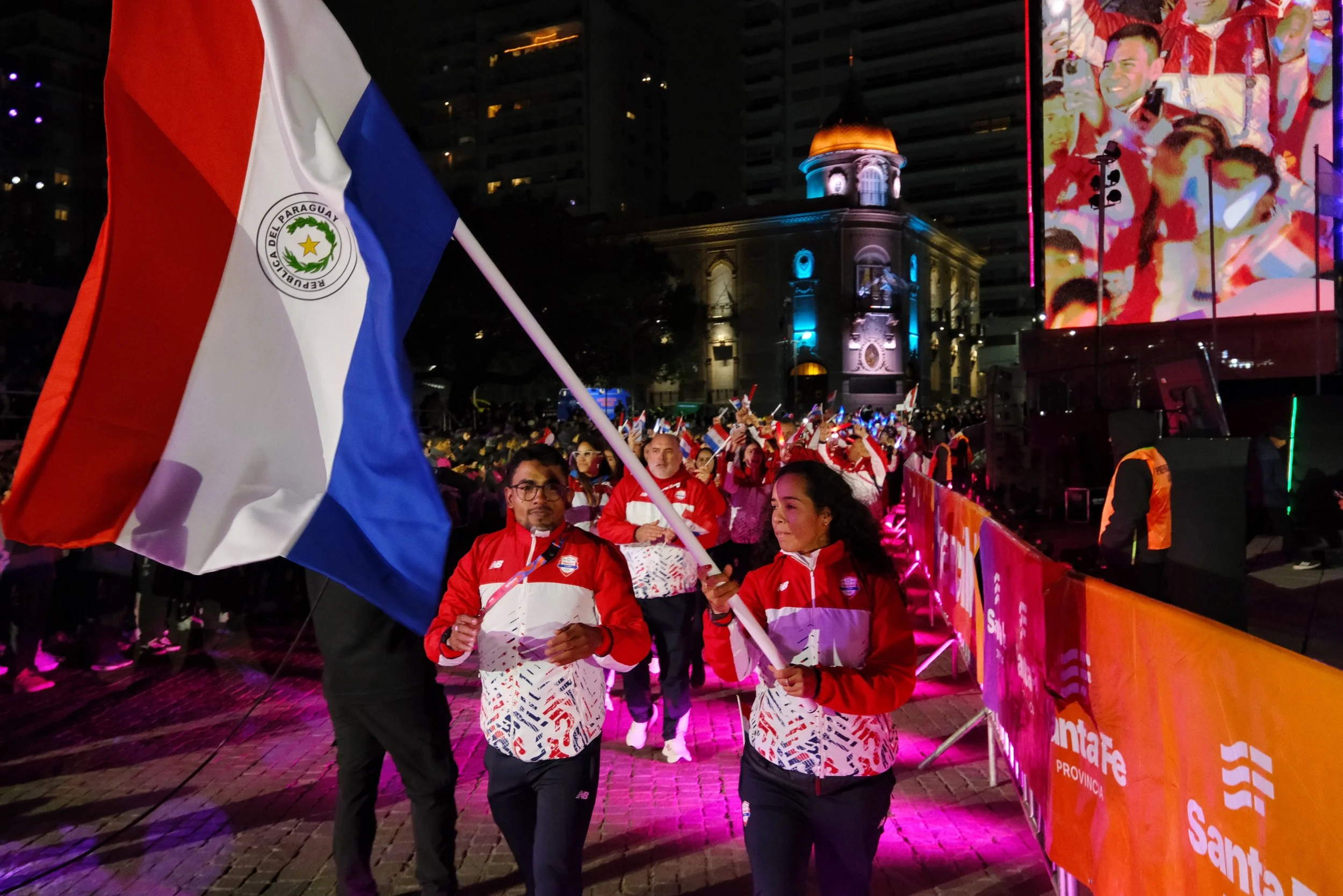 La bandera paraguaya ya flamea en Santa Fe: el Team Paraguay está listo.