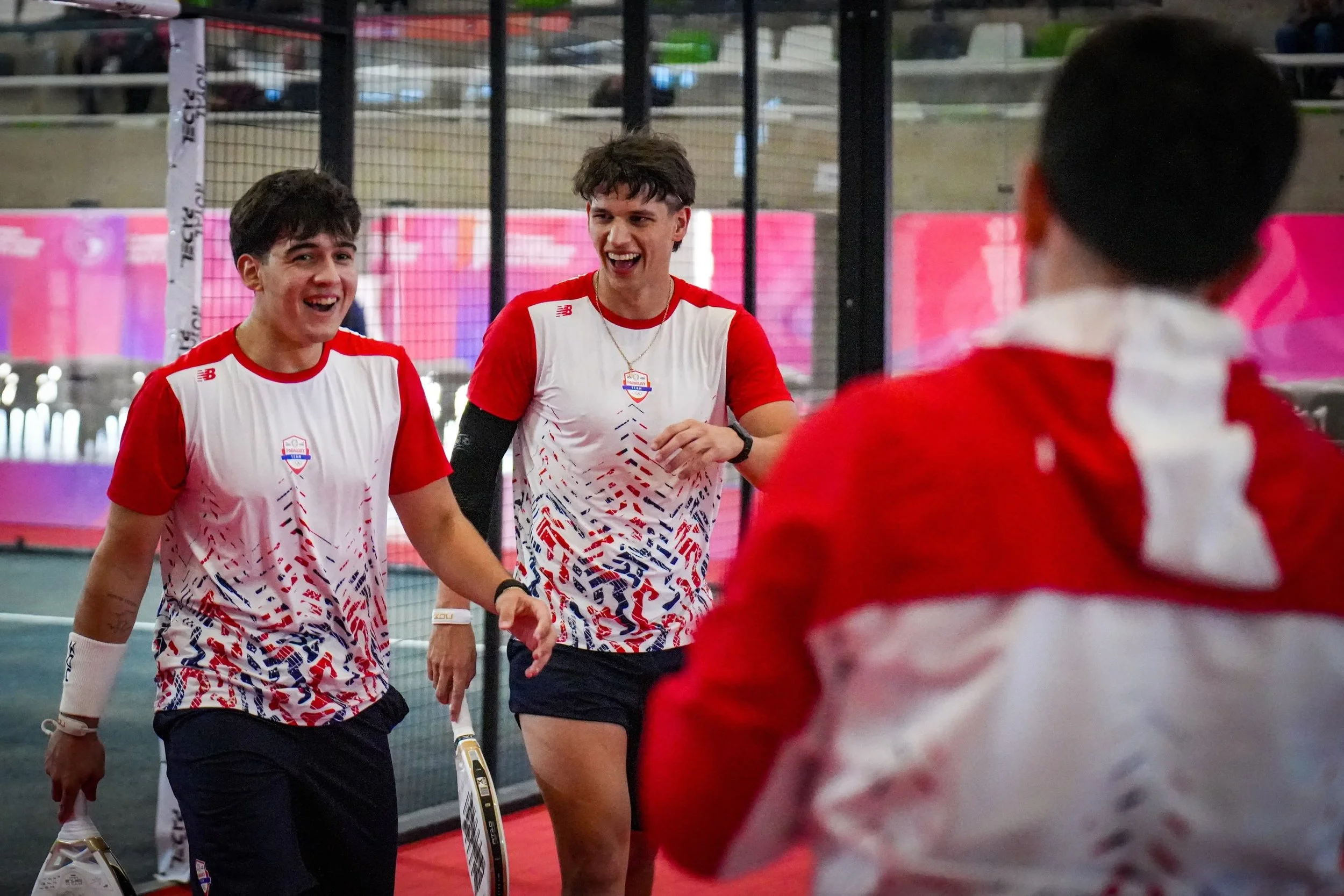 🎾 #P&aacute;del | #TeamParaguay 🇵🇾🤩

🙋🏻&zwj;♂️🙋🏻&zwj;♂️ &iexcl;📸 Postales: Triunfo de Abud/Dehnike! 

💪🏻 &iexcl;Ganaron por 2-0 a Ecuador 🇪🇨! 👊🏻 

✅ XIII Juegos Suramericanos Santa Fe 🇦🇷 2026 | @suramericanos2026 @feparpa_oficial 

?
