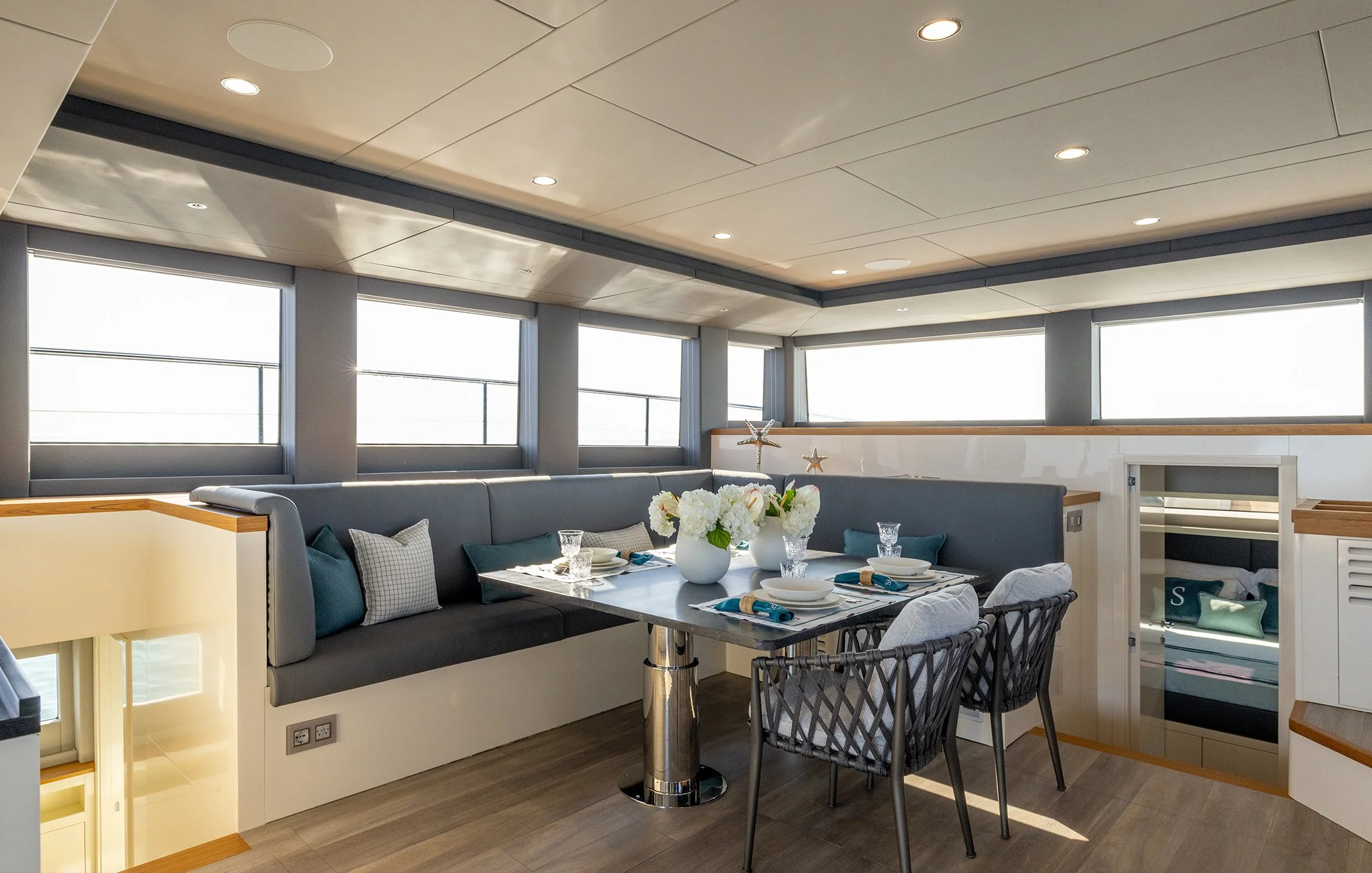 Captain-Electro-Silent-62-Solar-Yacht-7.jpg