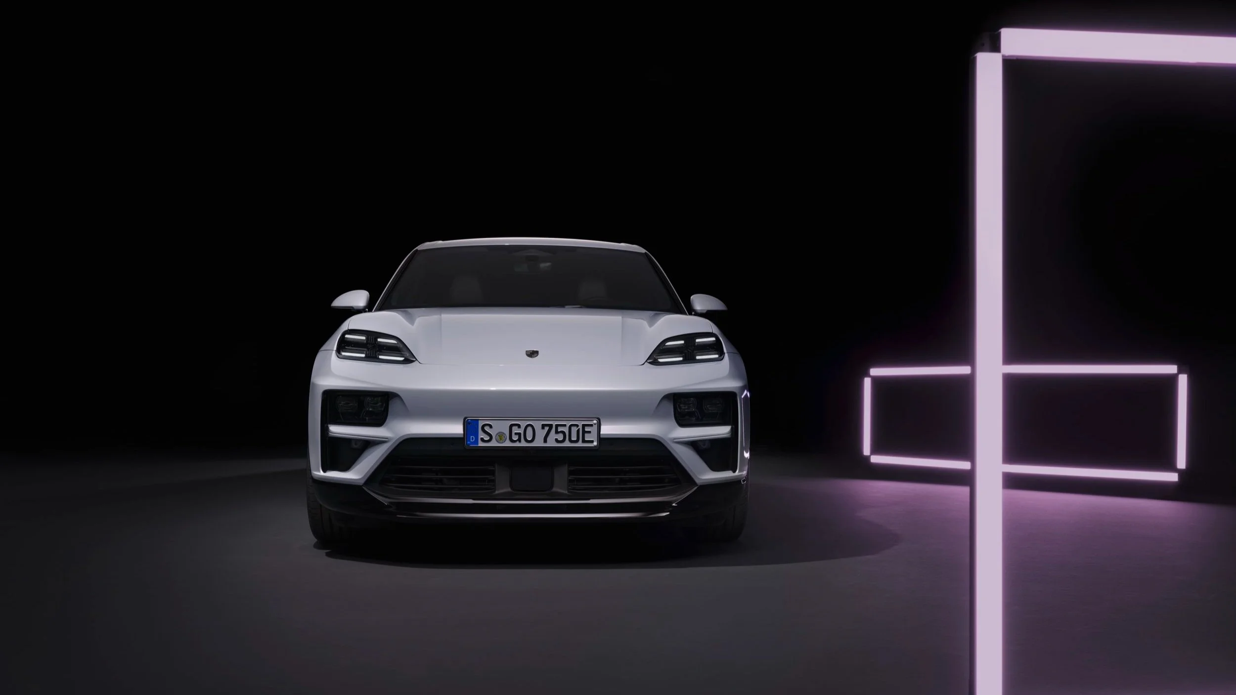 Captain-Electro-Macan-Turbo-6.jpg
