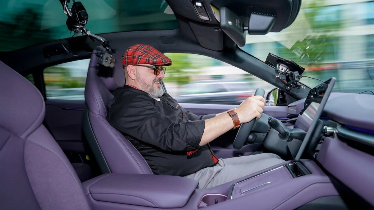 Max McDee driving XPENG P7 Ultra in Beijing