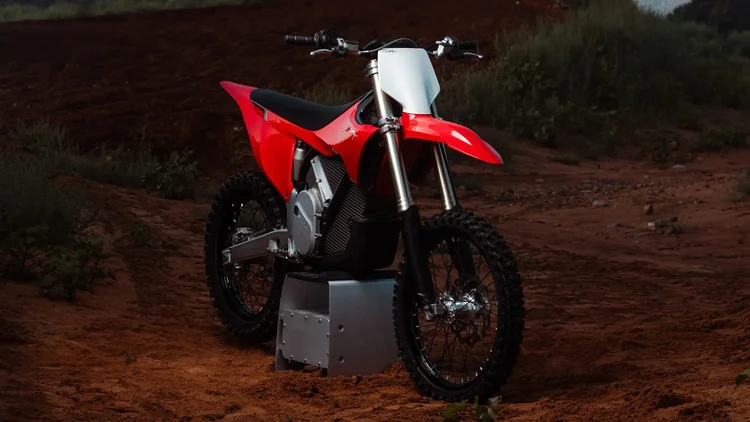 Strag Varg Stark VARG MX 1.2 Review: 80 HP Electric Motocross Bike Redefines Power ...