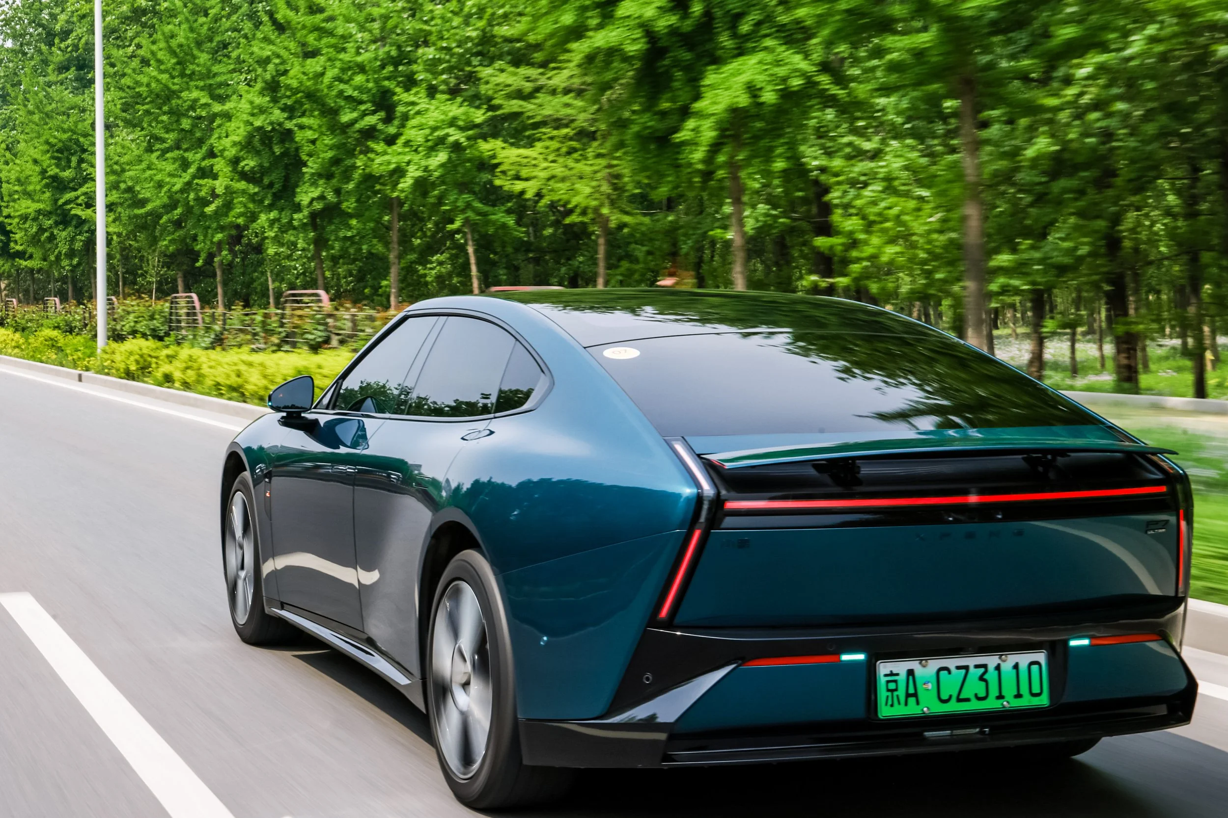 Green XPENG P7 ULTRA test drive VLA 2.0 Beijing April 2026