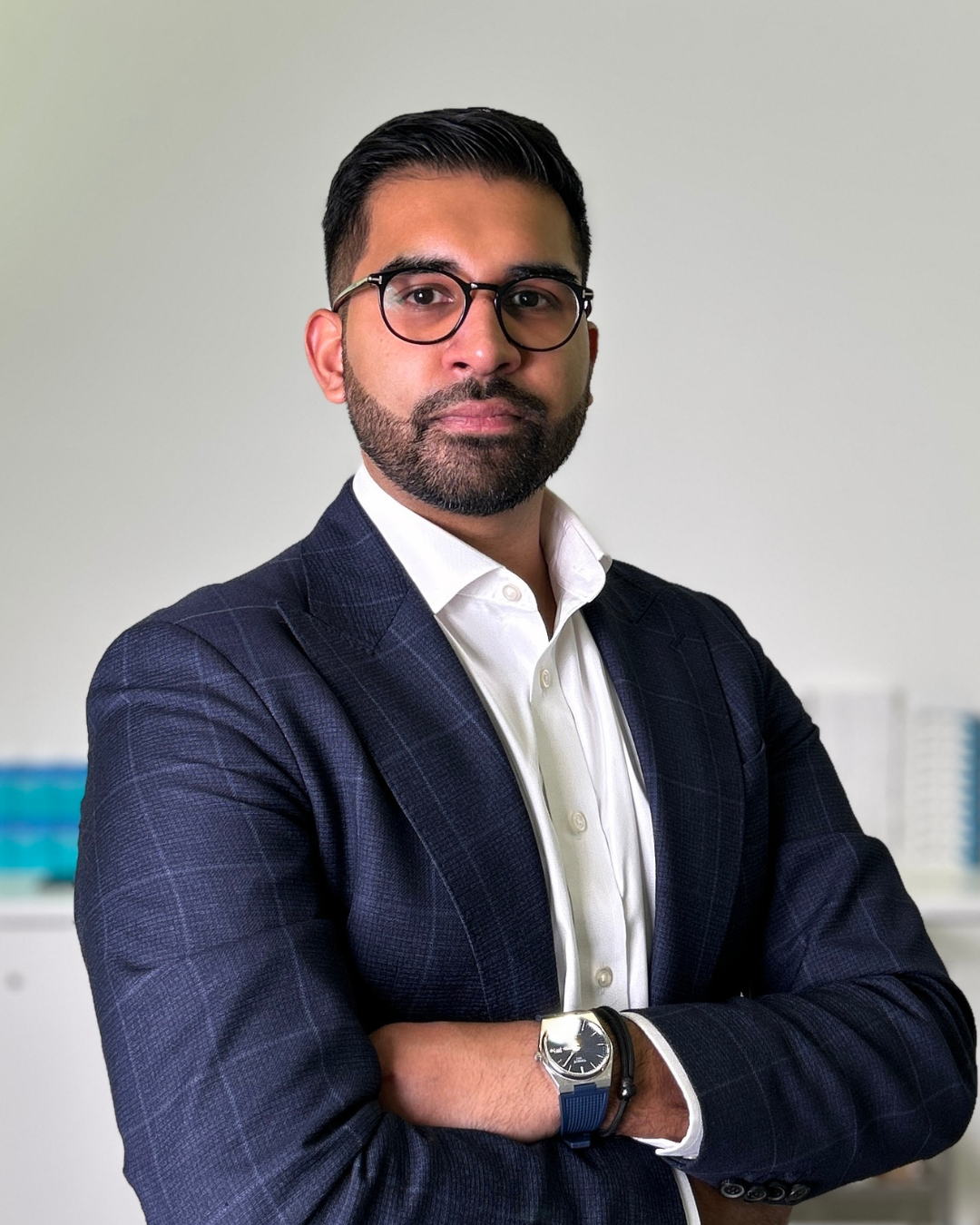 Dr Arun Karwal, Clinical Director of Karwal Aesthetics, doctor-led aesthetics clinic in Mayfair London.