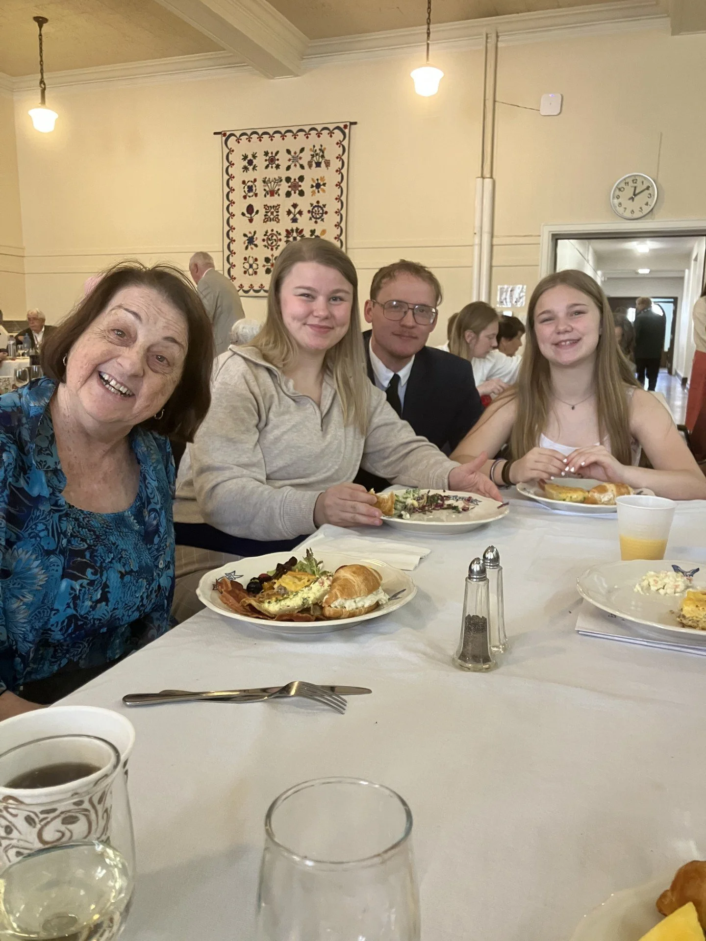 Easter Dinner 06.jpg