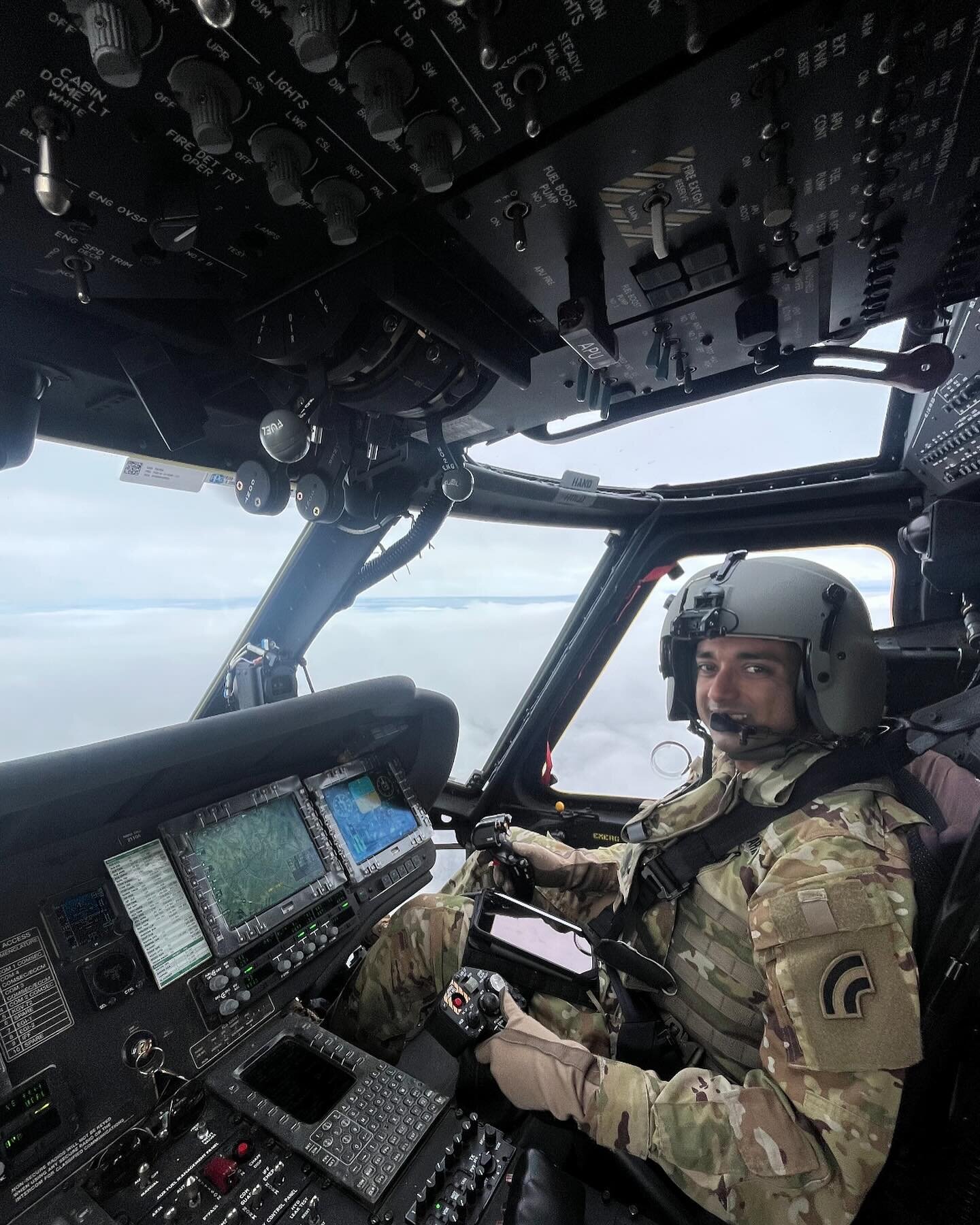 Tennis for the Troops soldier 2LT Ajay Raghavendra, is a pilot in the New York Army National Guard.  He flies the UH-60M Blackhawk.  Thank you for your service! From your friends at Tri-City Fitness. 🇺🇸