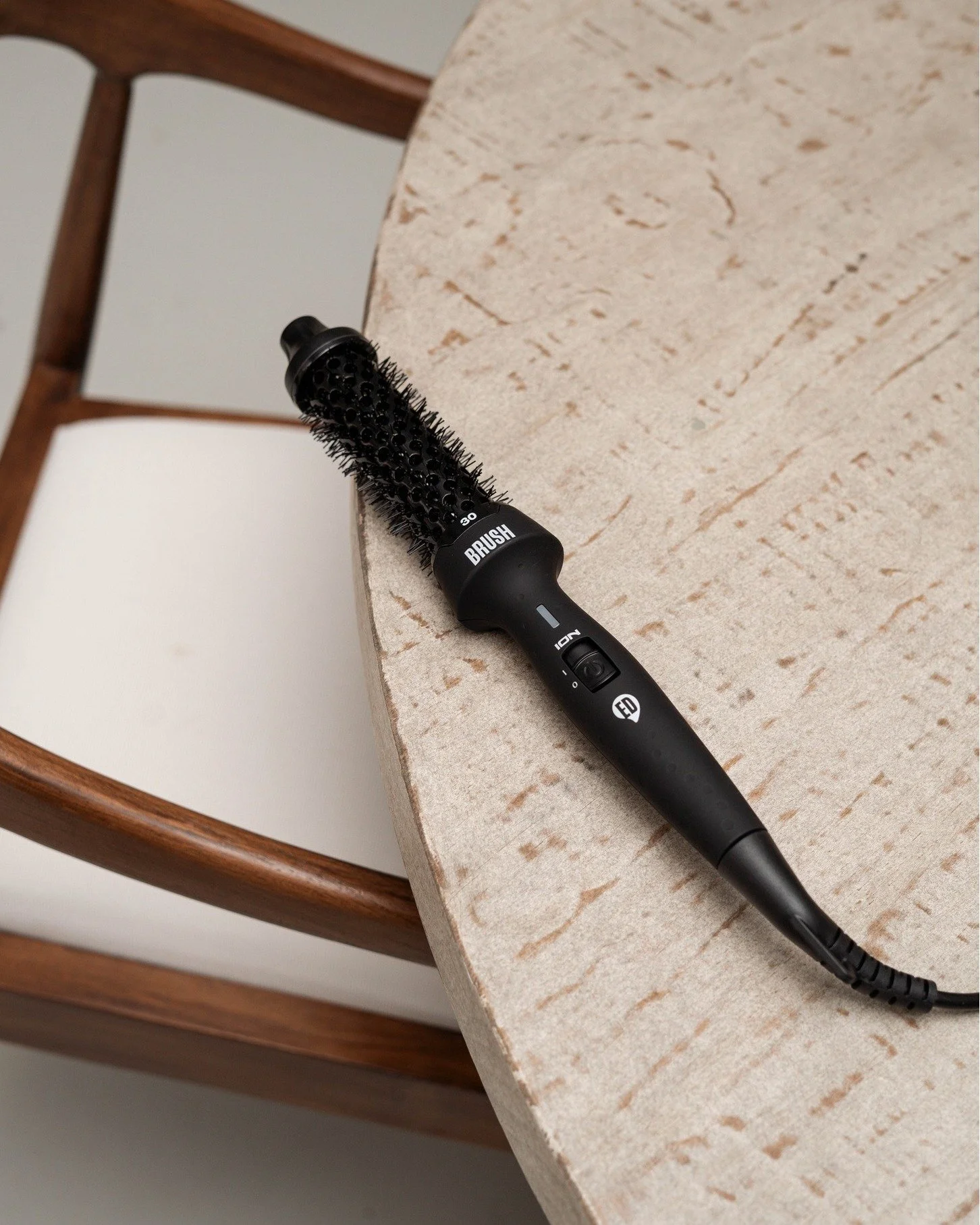 Who else loves that freshly BRUSH'ed hair feeling? 😍 Drop a ❤️ if you agree!