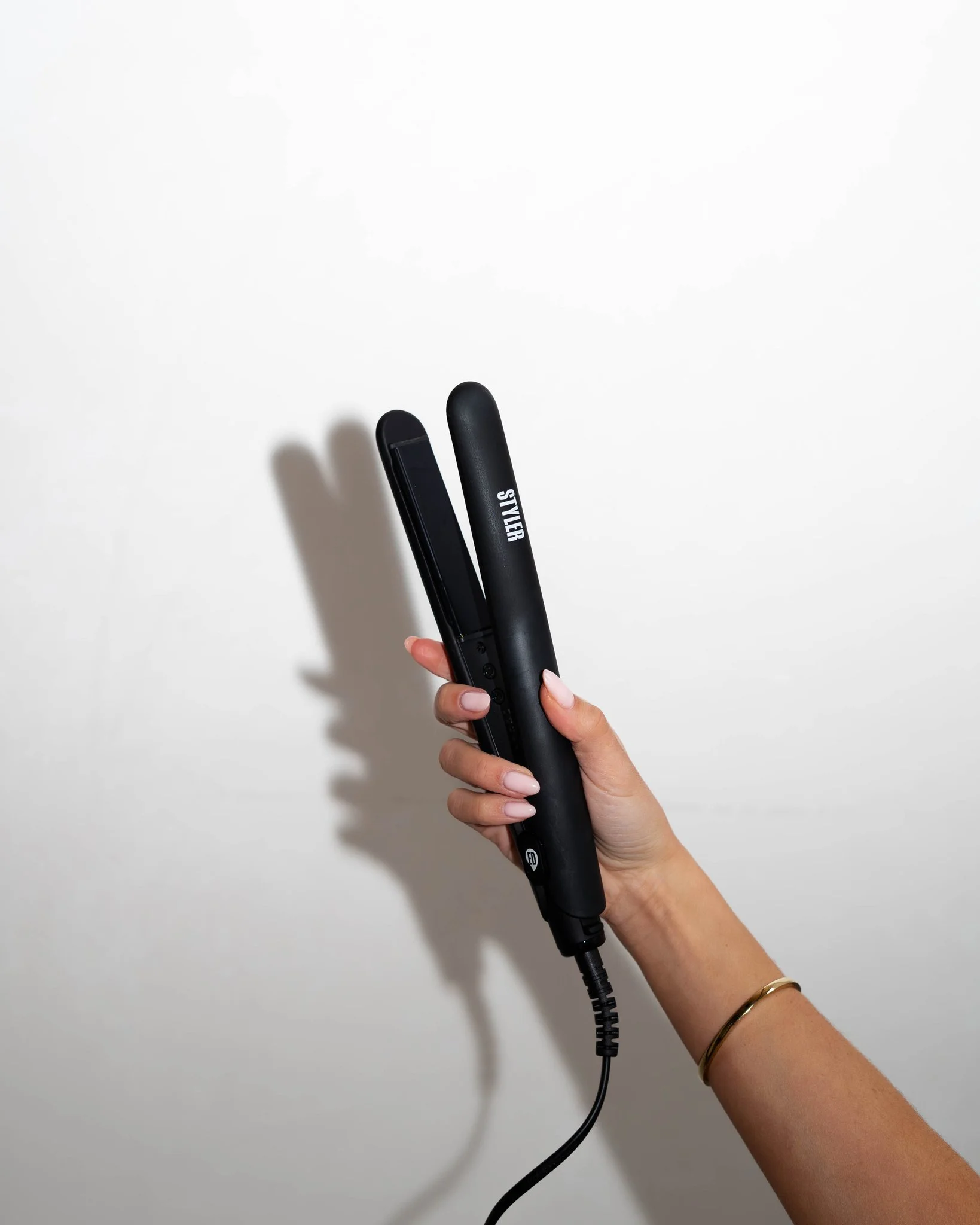 Straight, curly, or a playful wave&hellip; our STYLER does it all. With MAK technology for ultimate shine and frizz-free locks ✨