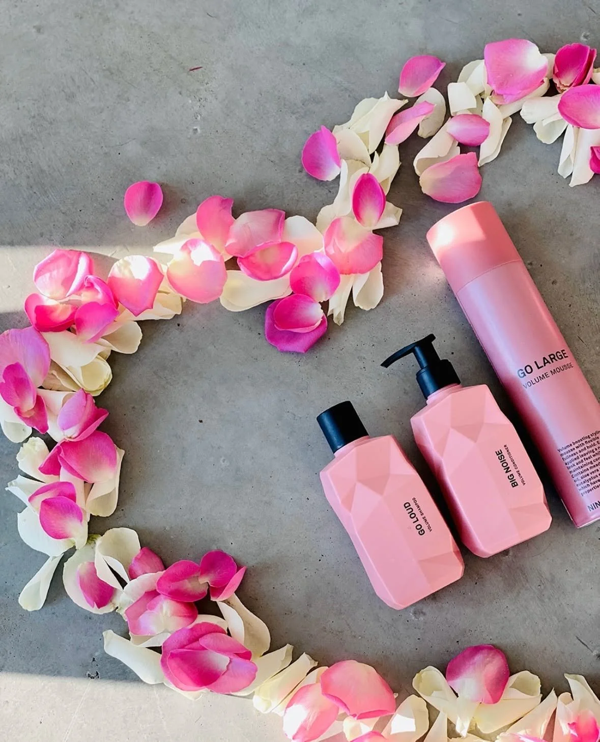 Valentine’s Day is for roses and big hair! 🌹💖