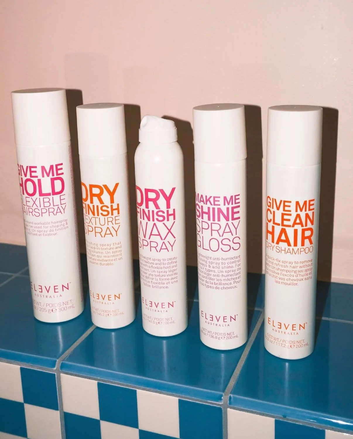 ✨ Five bottles, endless styles. Kies jij voor volume, textuur of glans? ⬇️

💗 GIVE ME HOLD FLEXIBLE HAIRSPRAY - een flexibele haarspray die je look fixeert, zonder het te verzwaren.
💥 DRY FINISH TEXTURE SPRAY - geeft direct volume en &quot;second-d